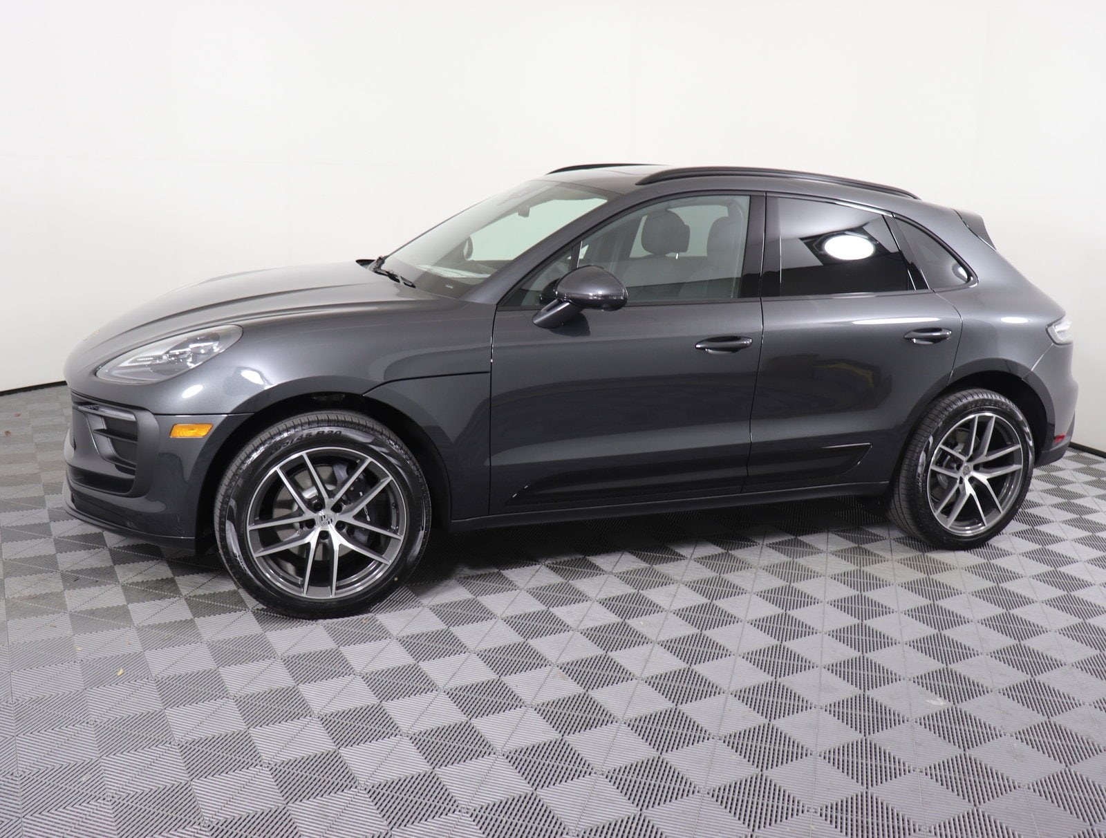 Used 2025 Porsche Macan T with VIN WP1AA2A52SLB02956 for sale in Brentwood, TN