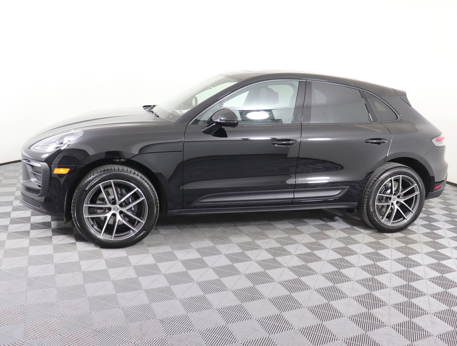 Used 2025 Porsche Macan Base with VIN WP1AA2A51SLB08070 for sale in Brentwood, TN