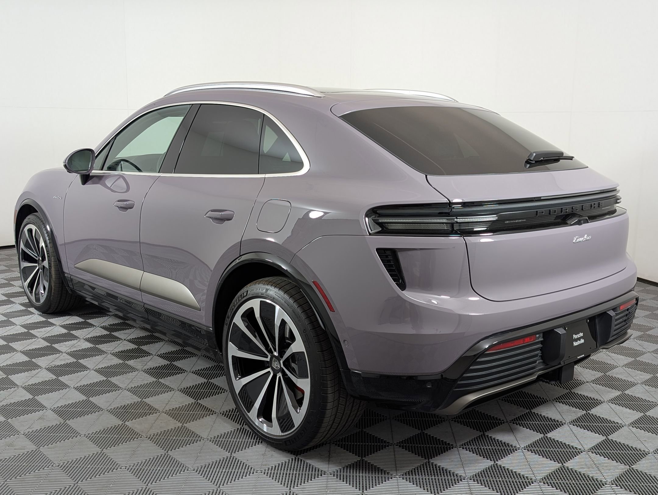 2024 Porsche Macan Electric Turbo photo 3