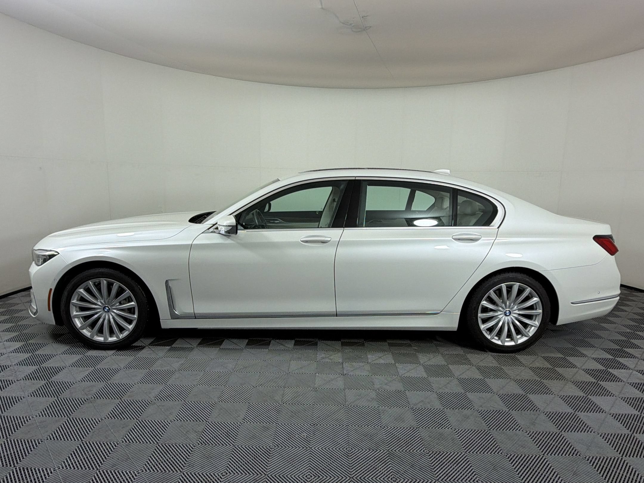 2020 BMW 7 Series 740i Sedan