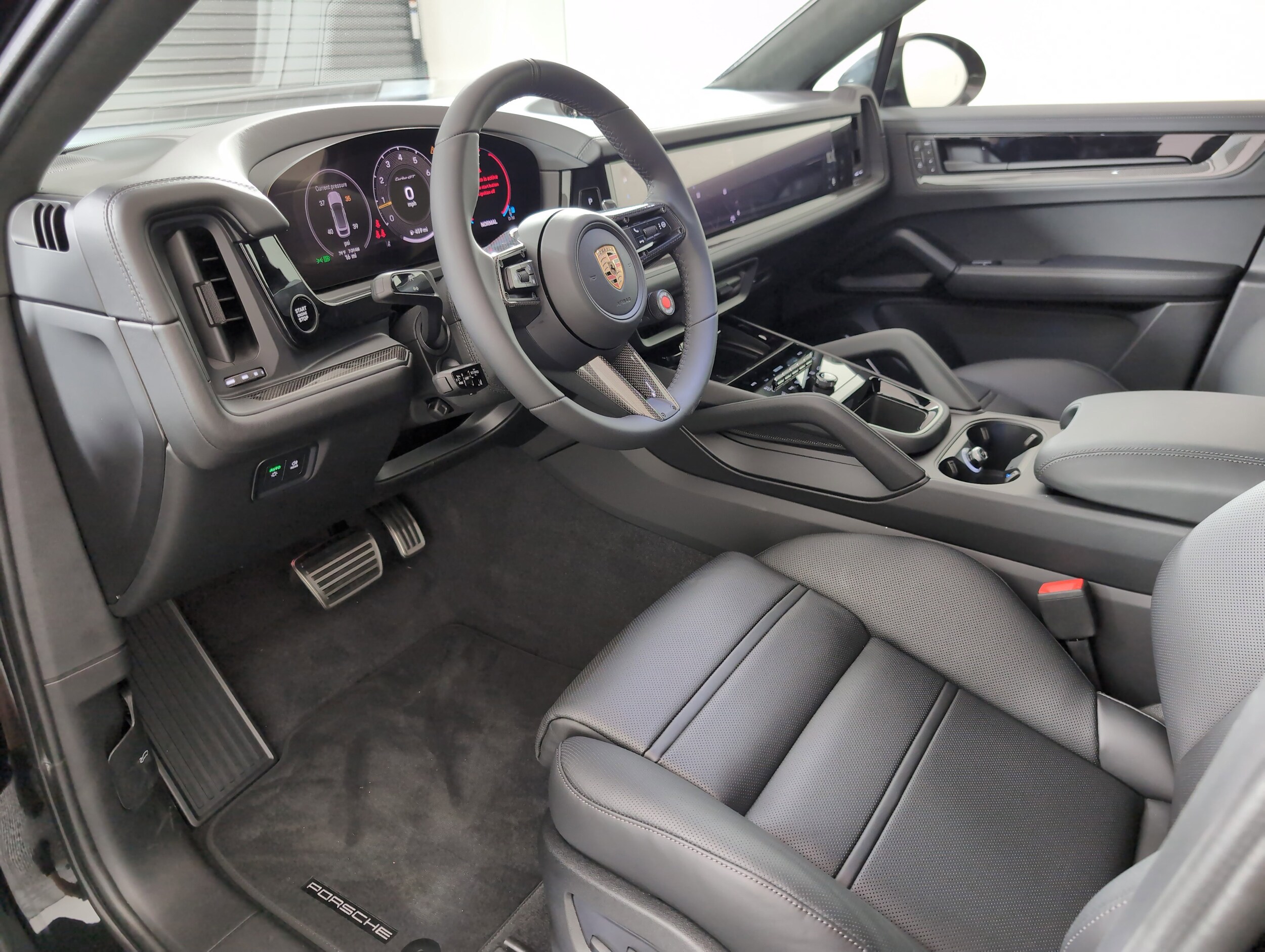 2025 Porsche Cayenne Coupe Turbo GT photo 4