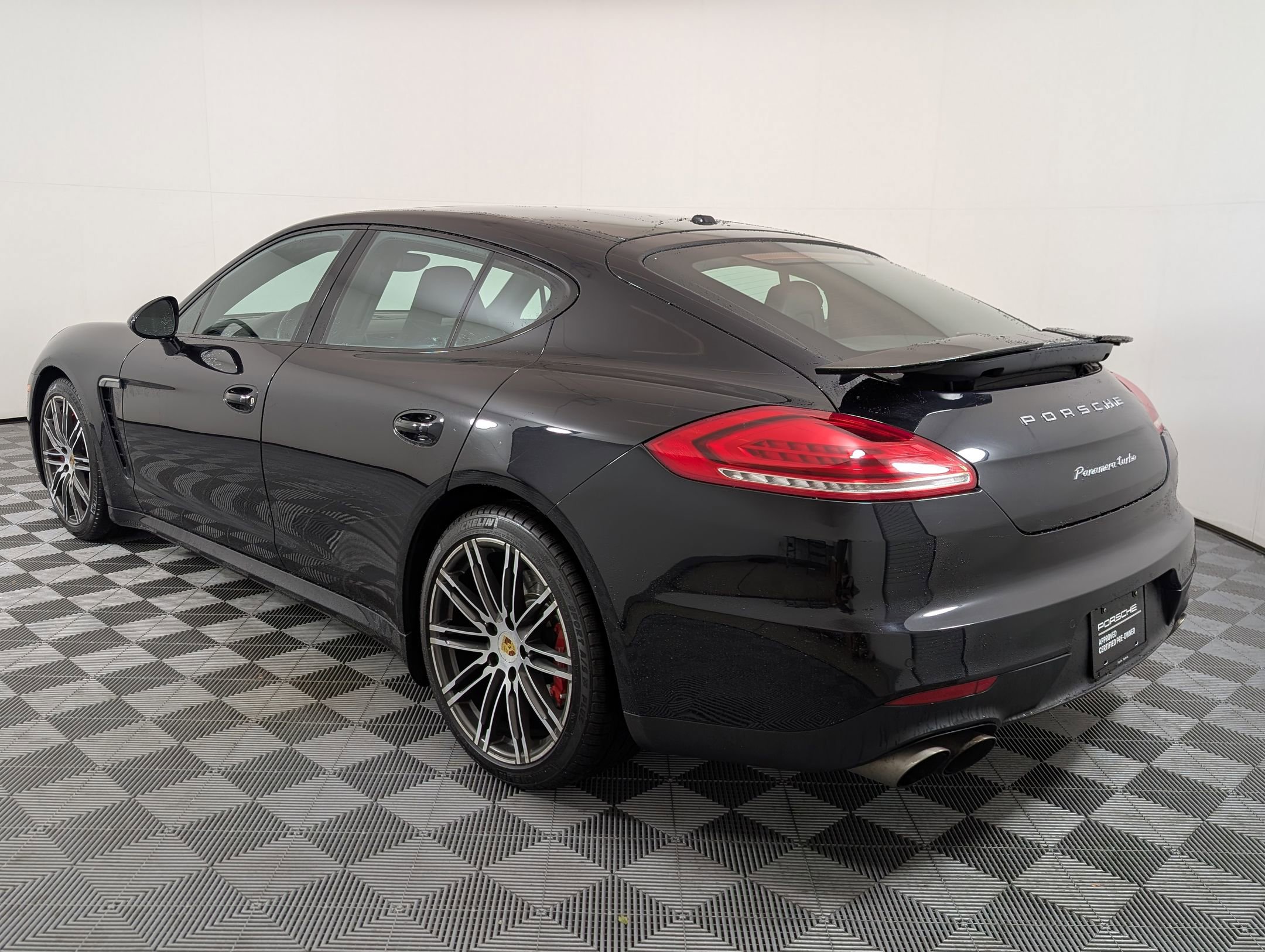2016 Porsche Panamera Turbo Sport Turismo photo 3