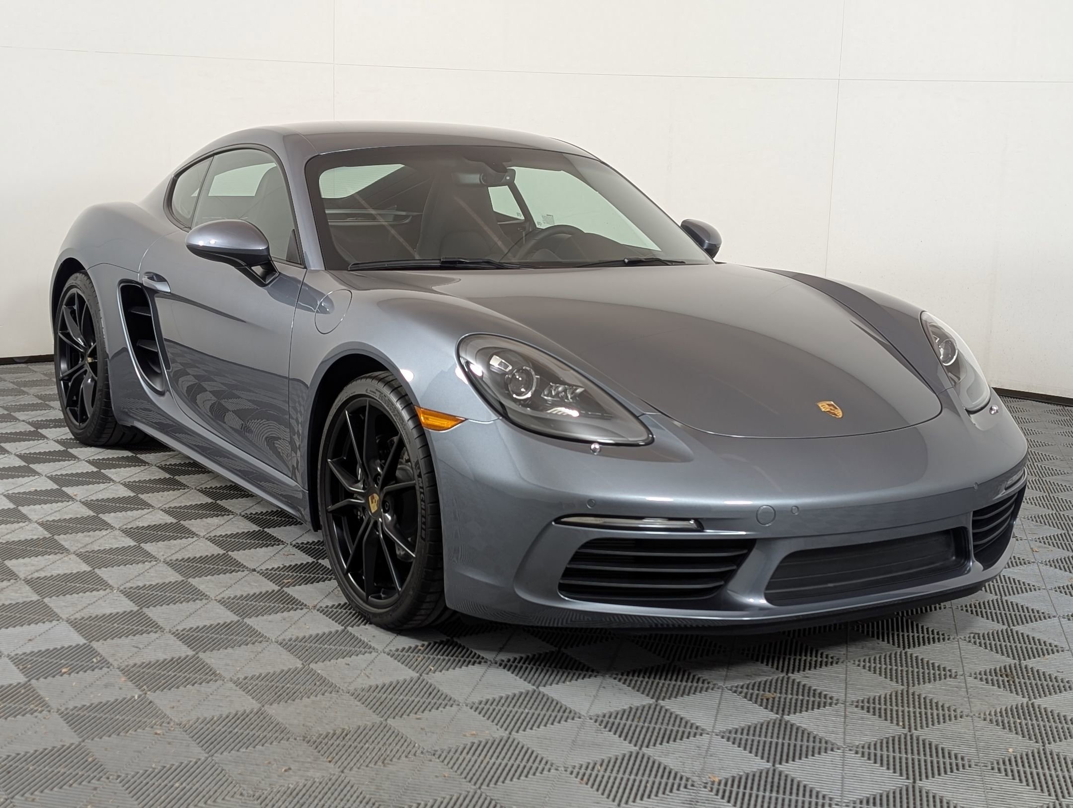 718 Cayman Coupe