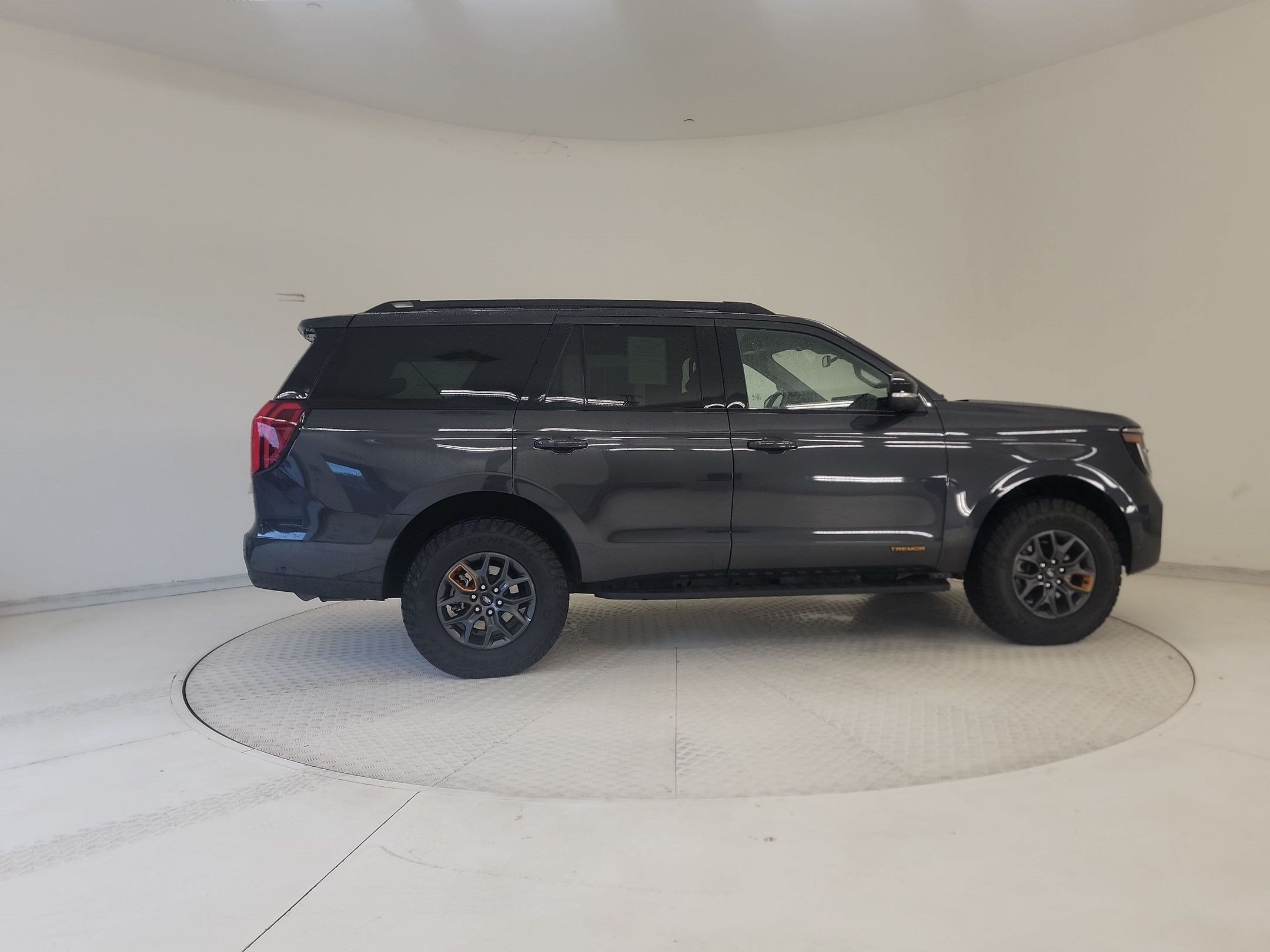 Expedition Tremor SUV