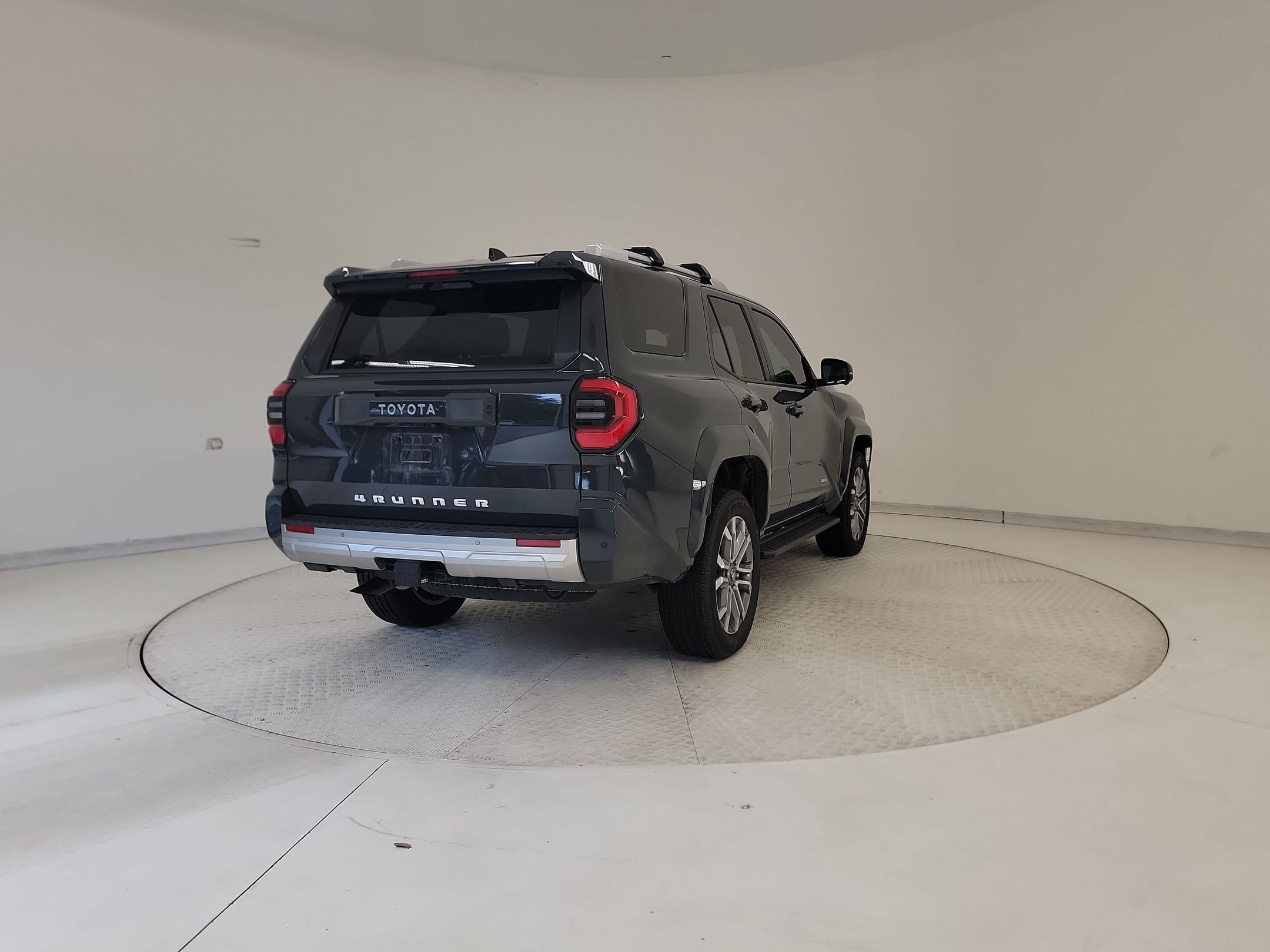 4Runner Limited SUV
