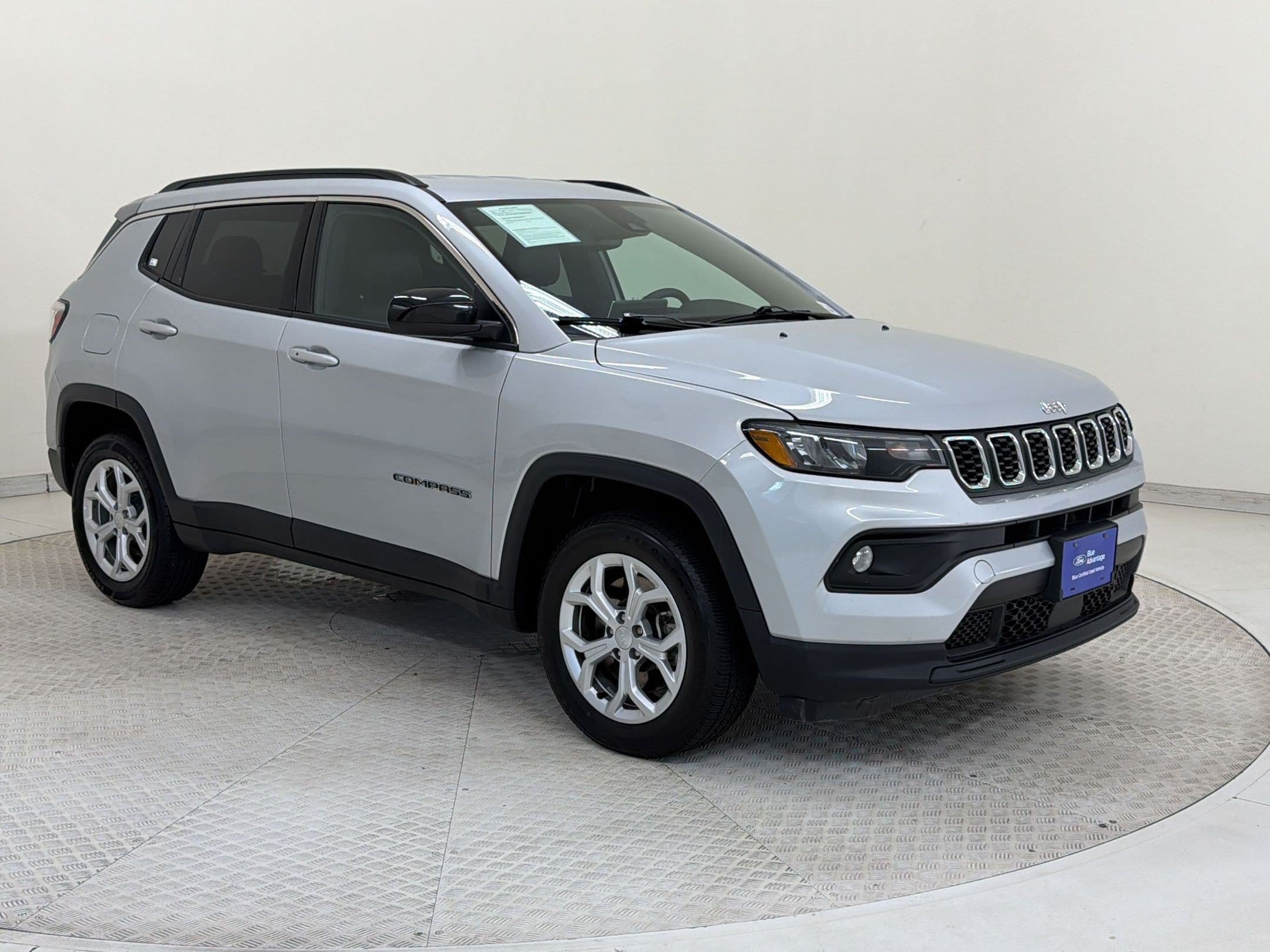 Compass Latitude SUV