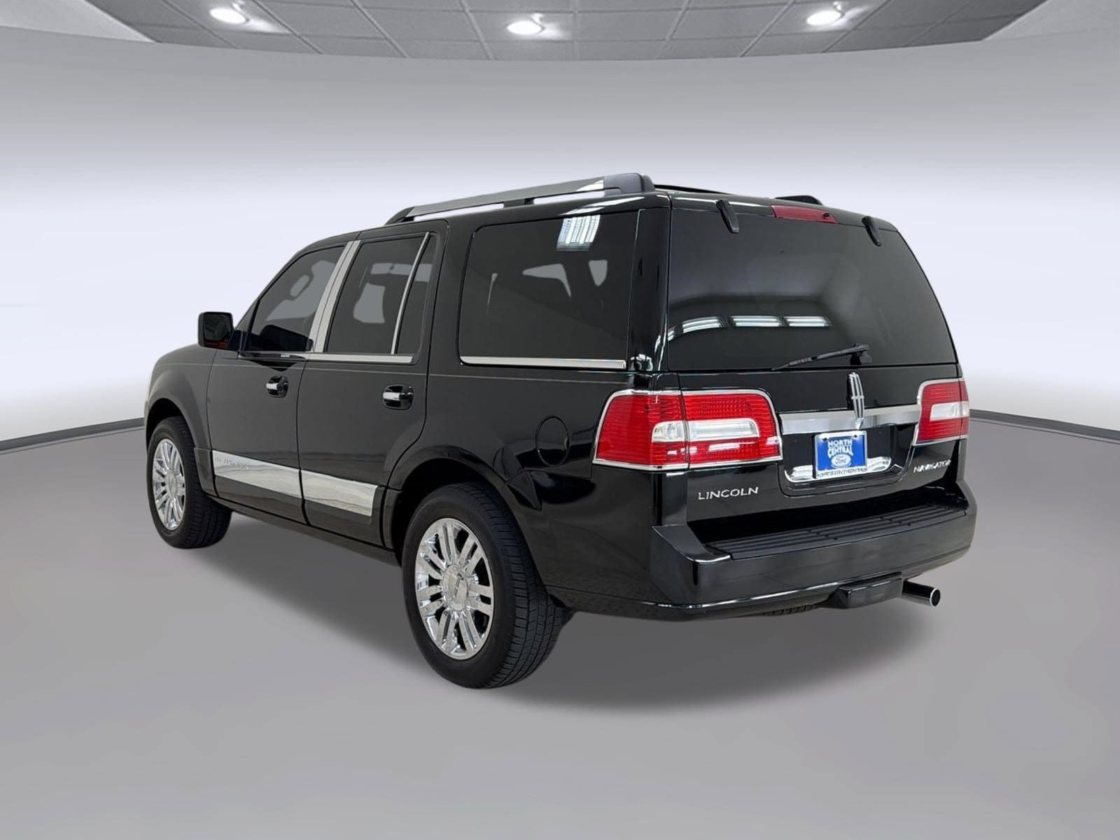 Navigator Navigator (2WD 4dr) SUV