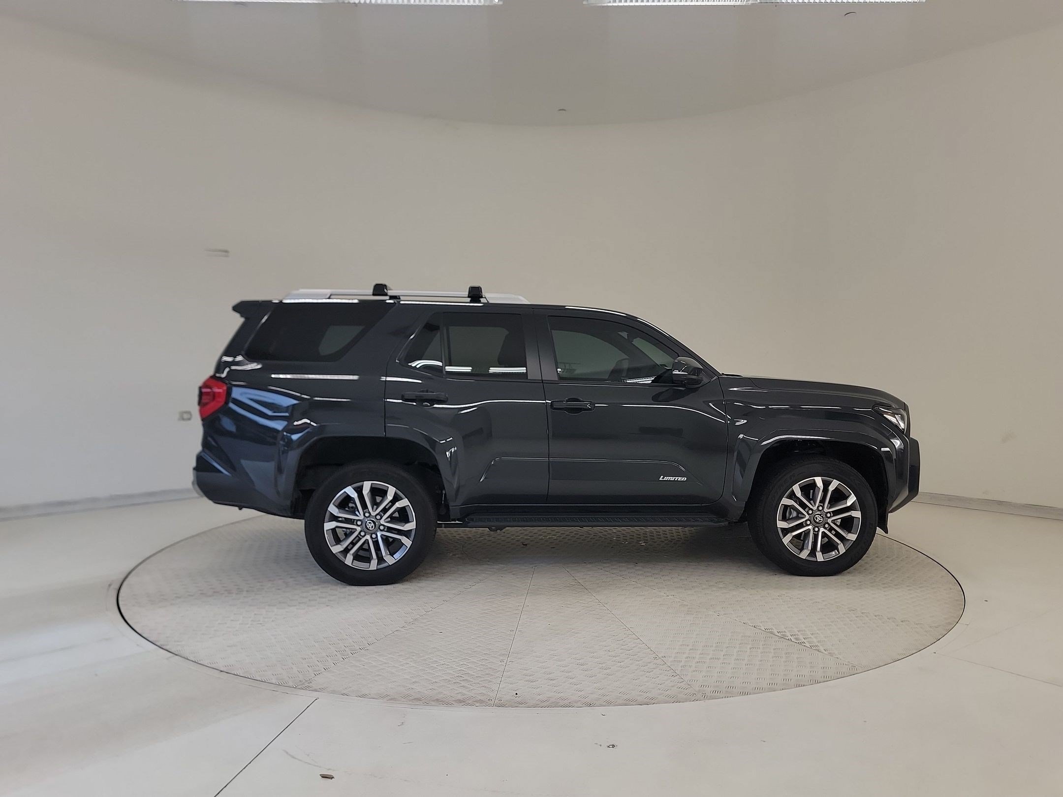 4Runner Limited SUV