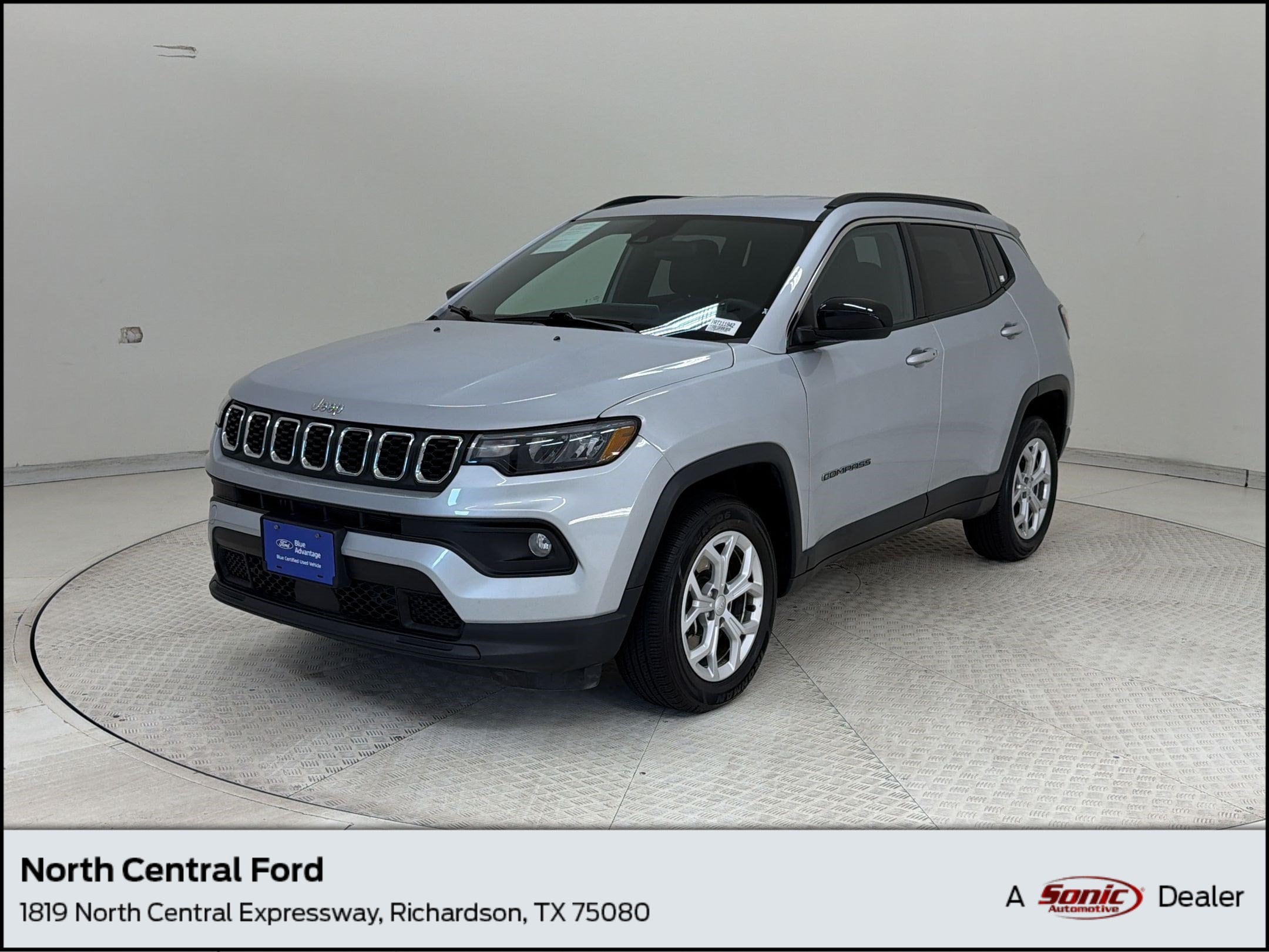 Compass Latitude SUV