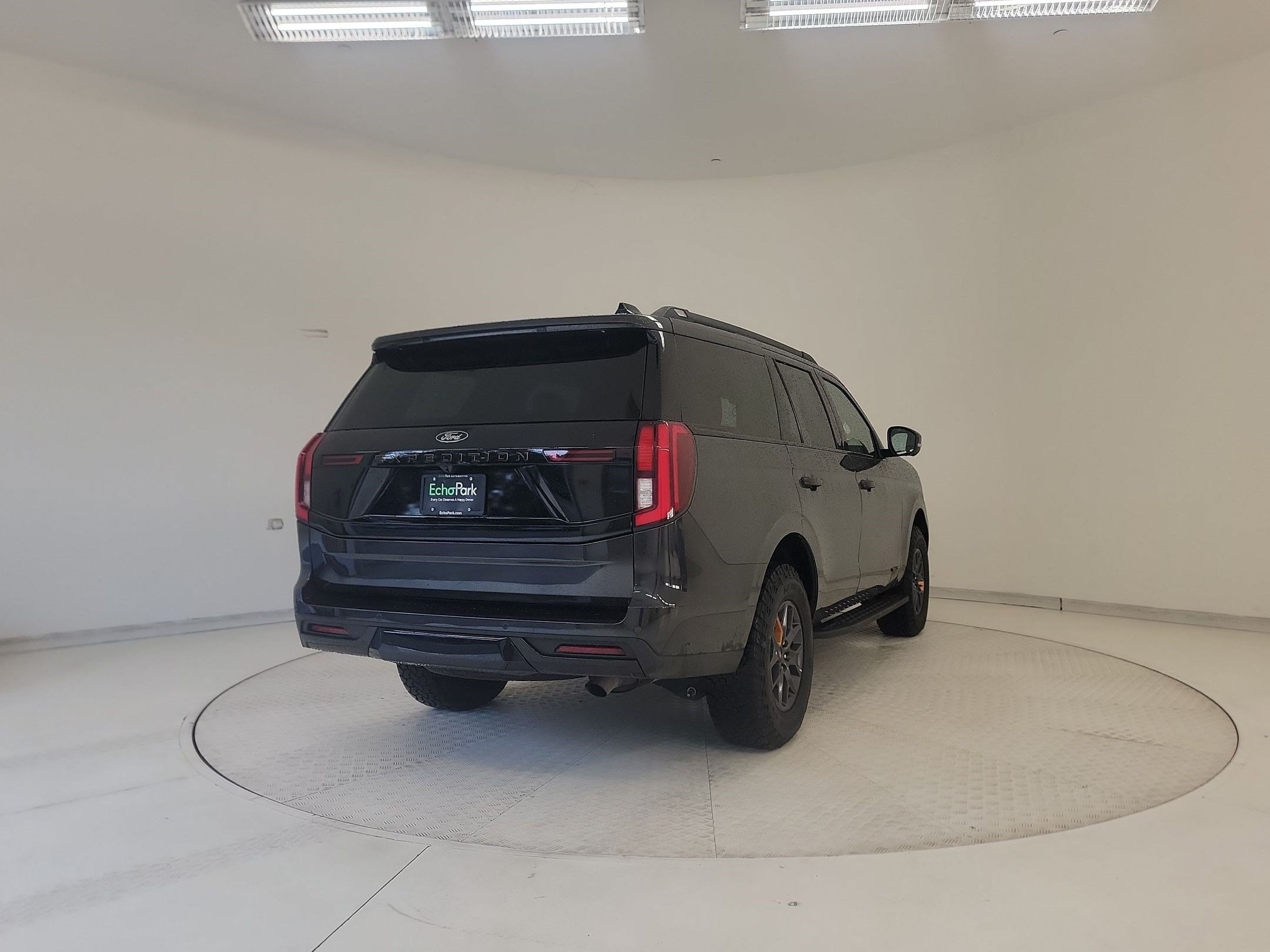 Expedition Tremor SUV