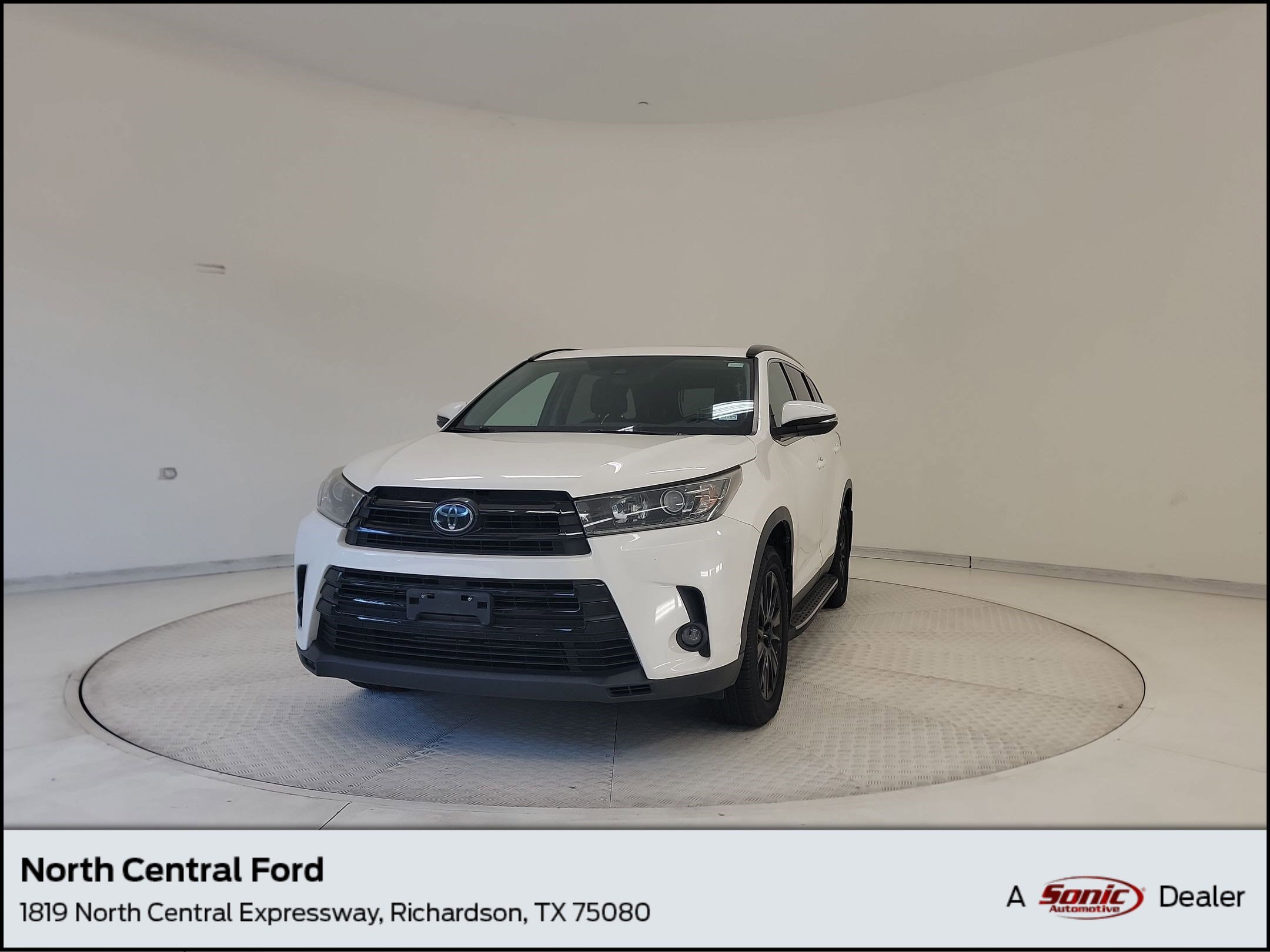 Highlander SE SUV