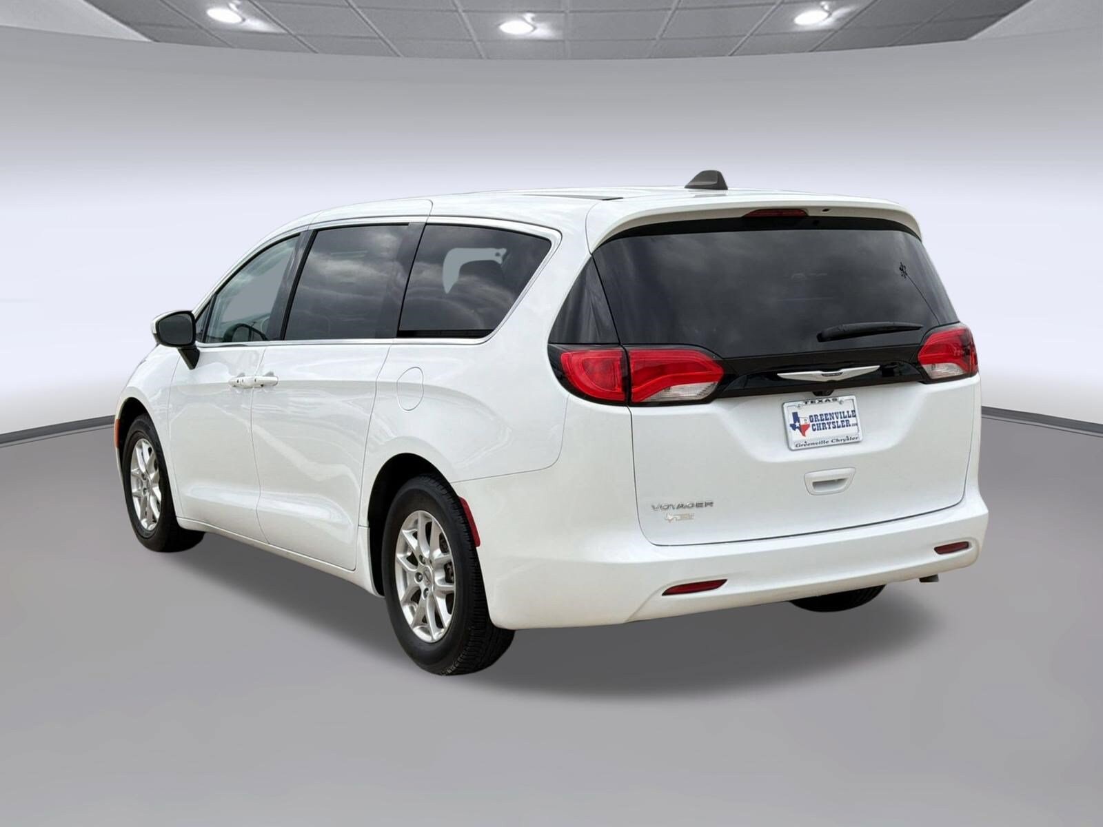 Voyager LX Van Passenger Van