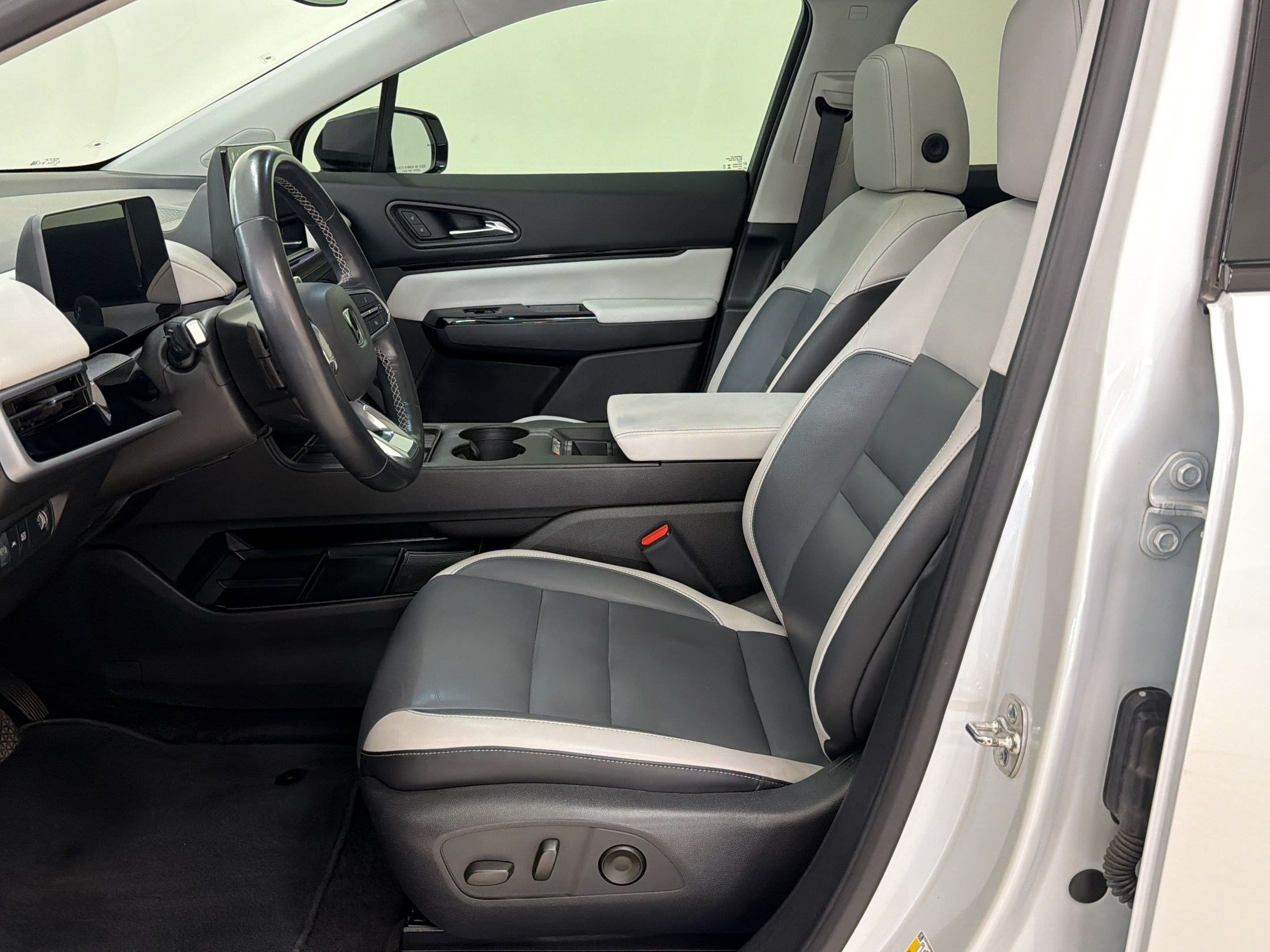 Prologue Touring SUV