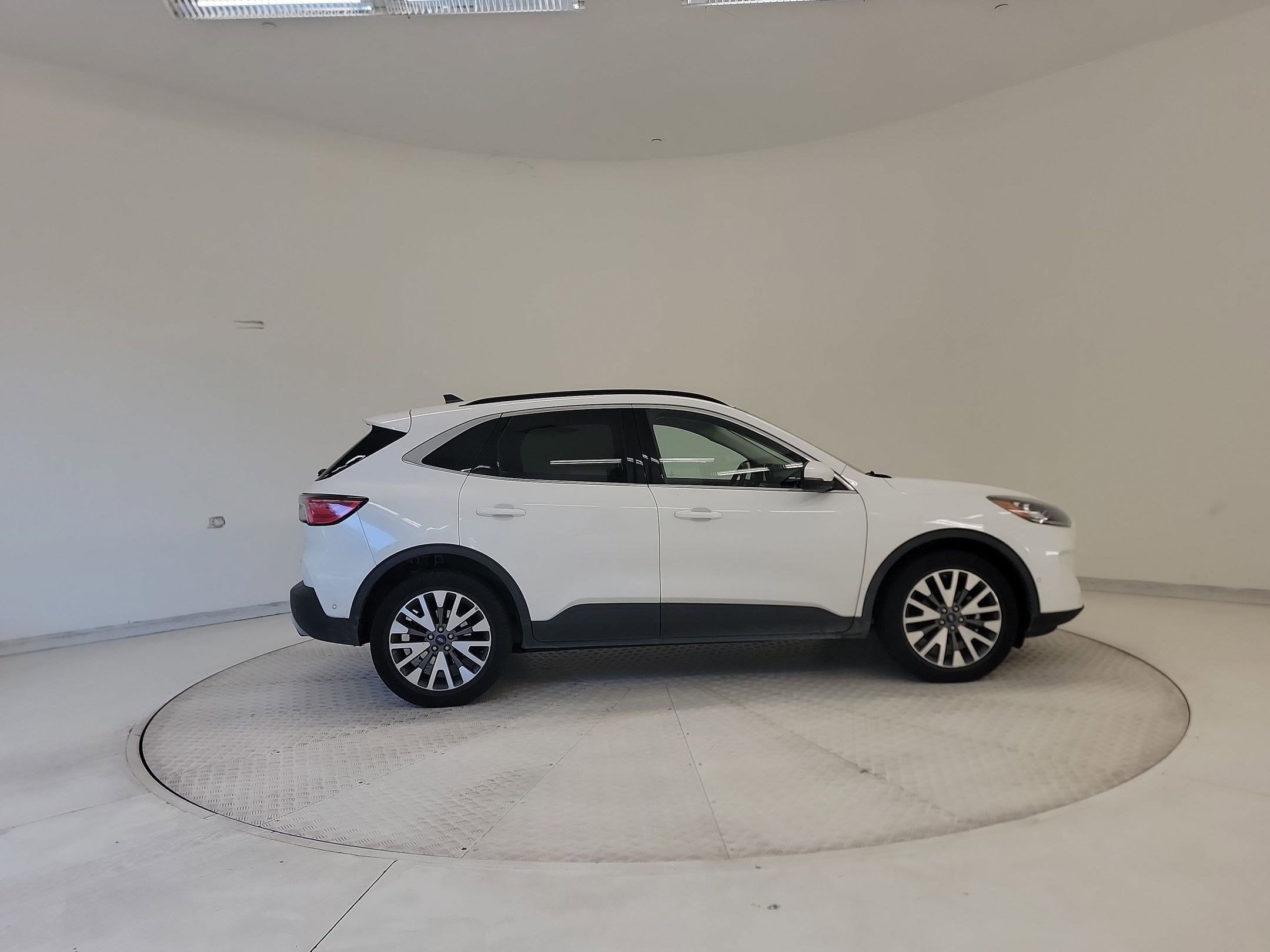 Escape Titanium SUV