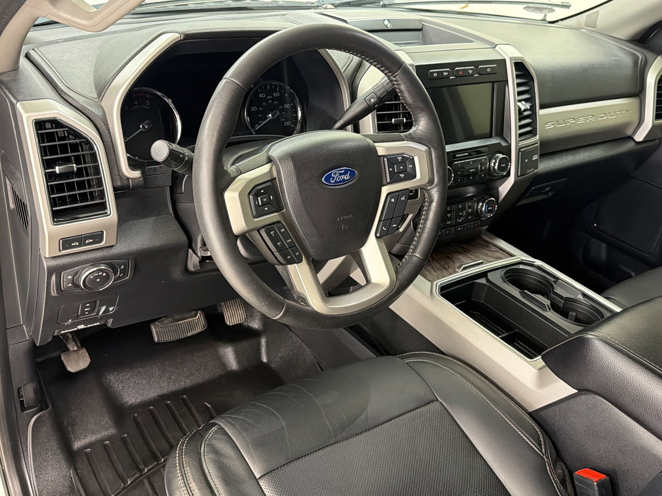 F-350 LARIAT Truck Crew Cab