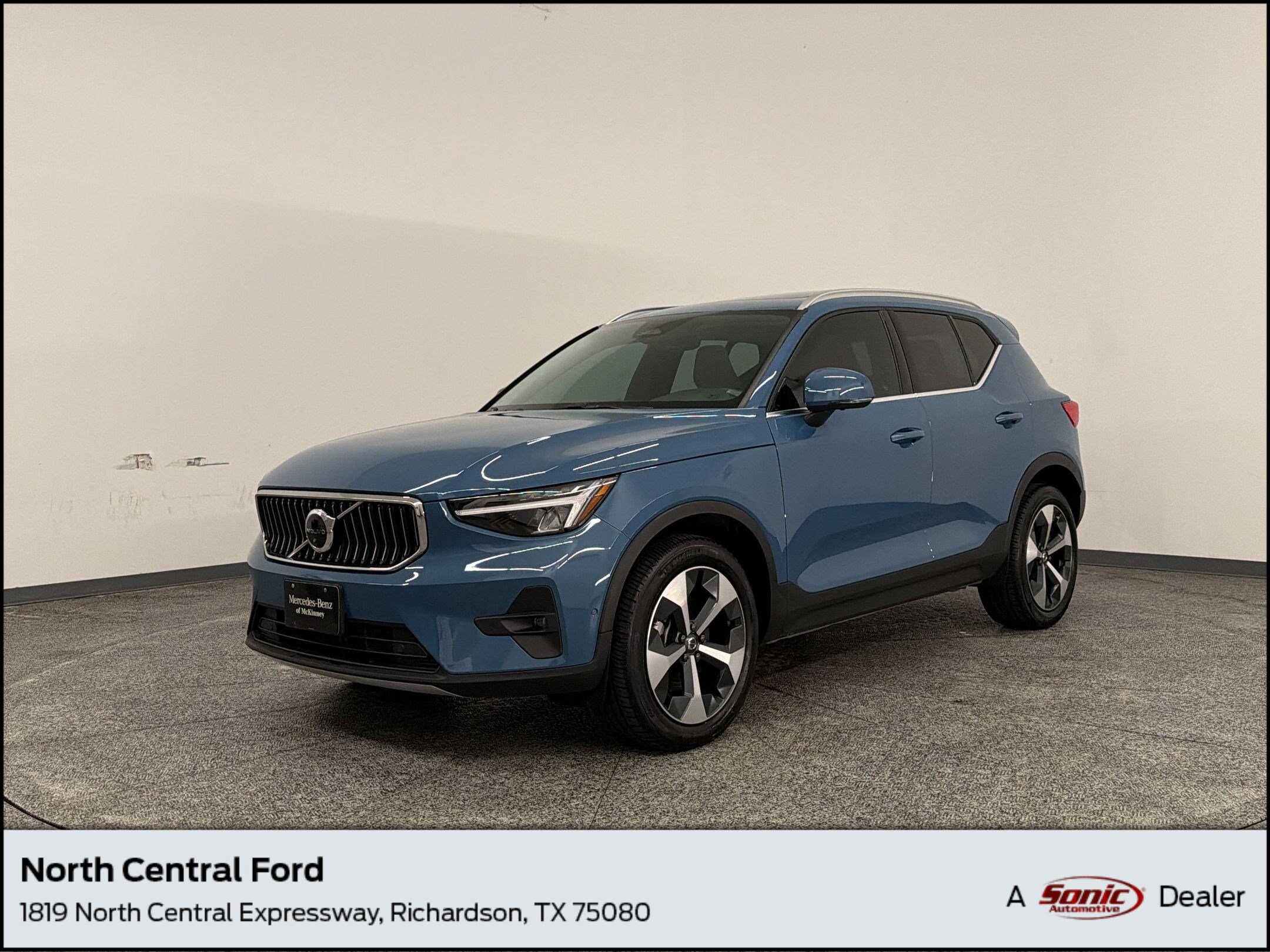XC40 Plus Bright Theme SUV