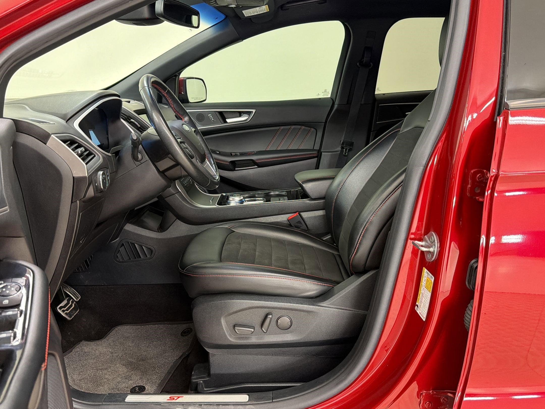 Edge SEL SUV