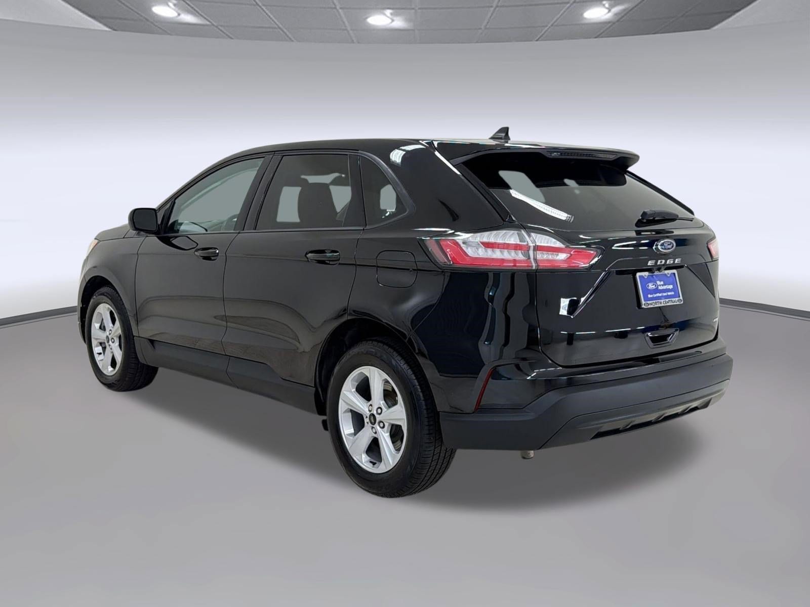Edge SE SUV