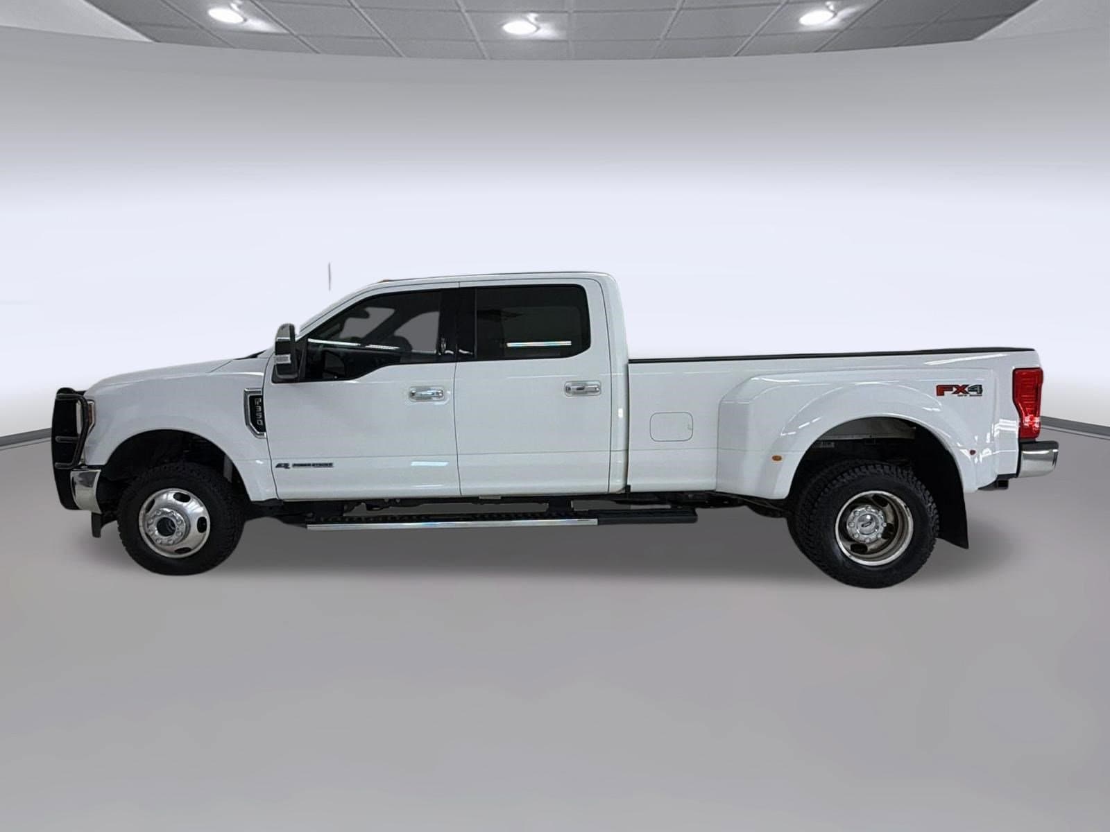 F-350 LARIAT Truck Crew Cab