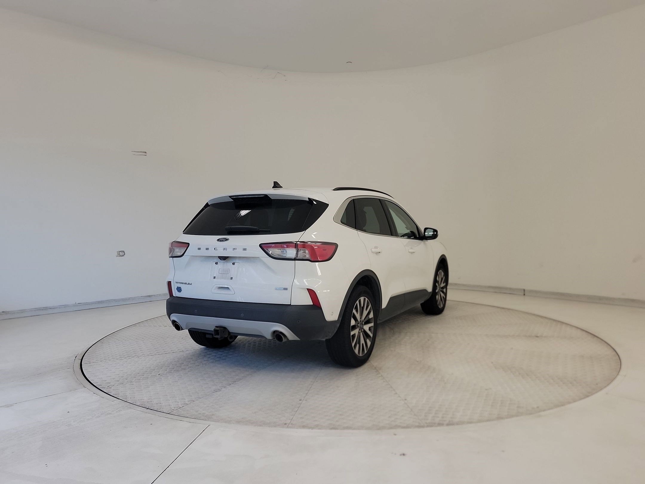 Escape Titanium SUV