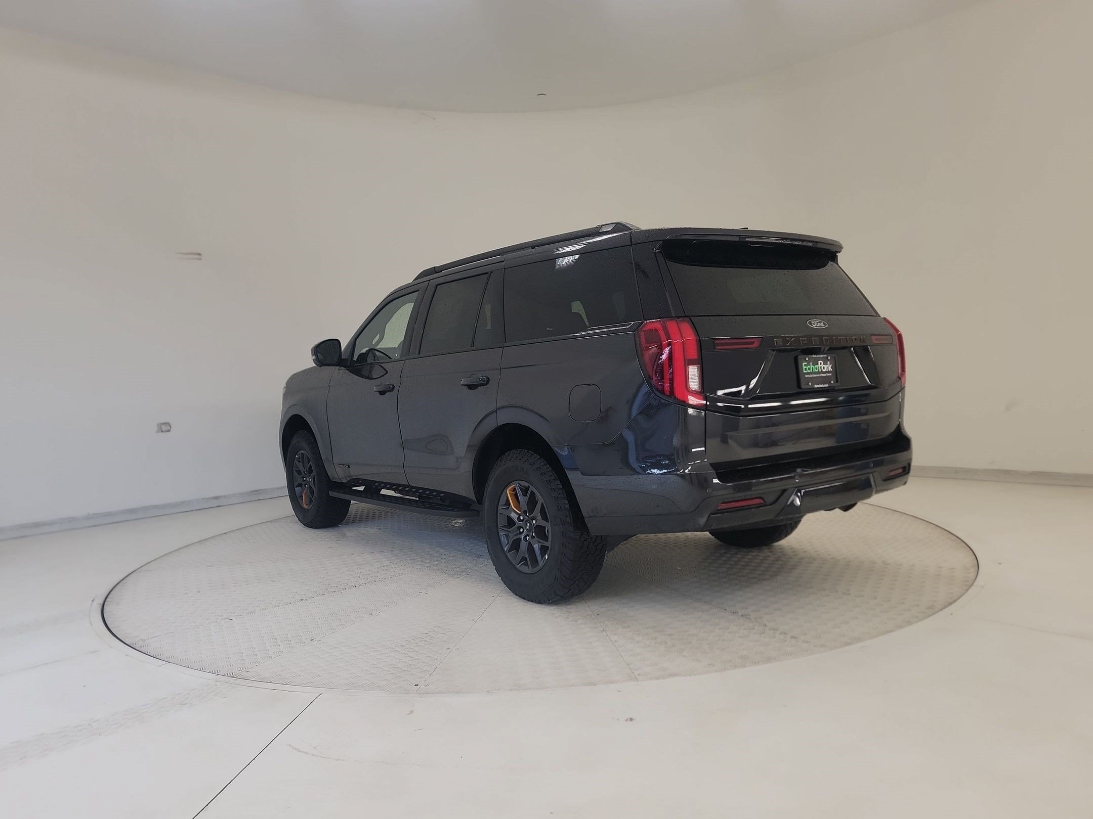 Expedition Tremor SUV