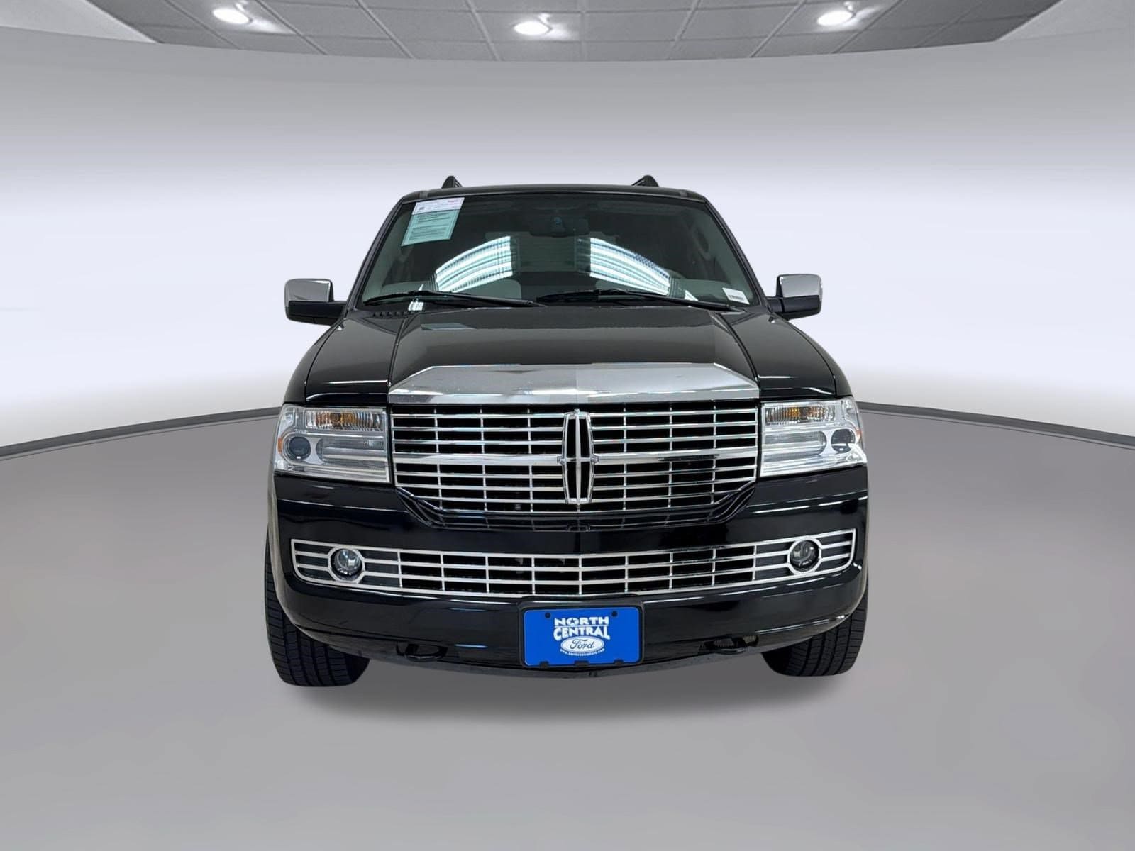 Navigator Navigator (2WD 4dr) SUV
