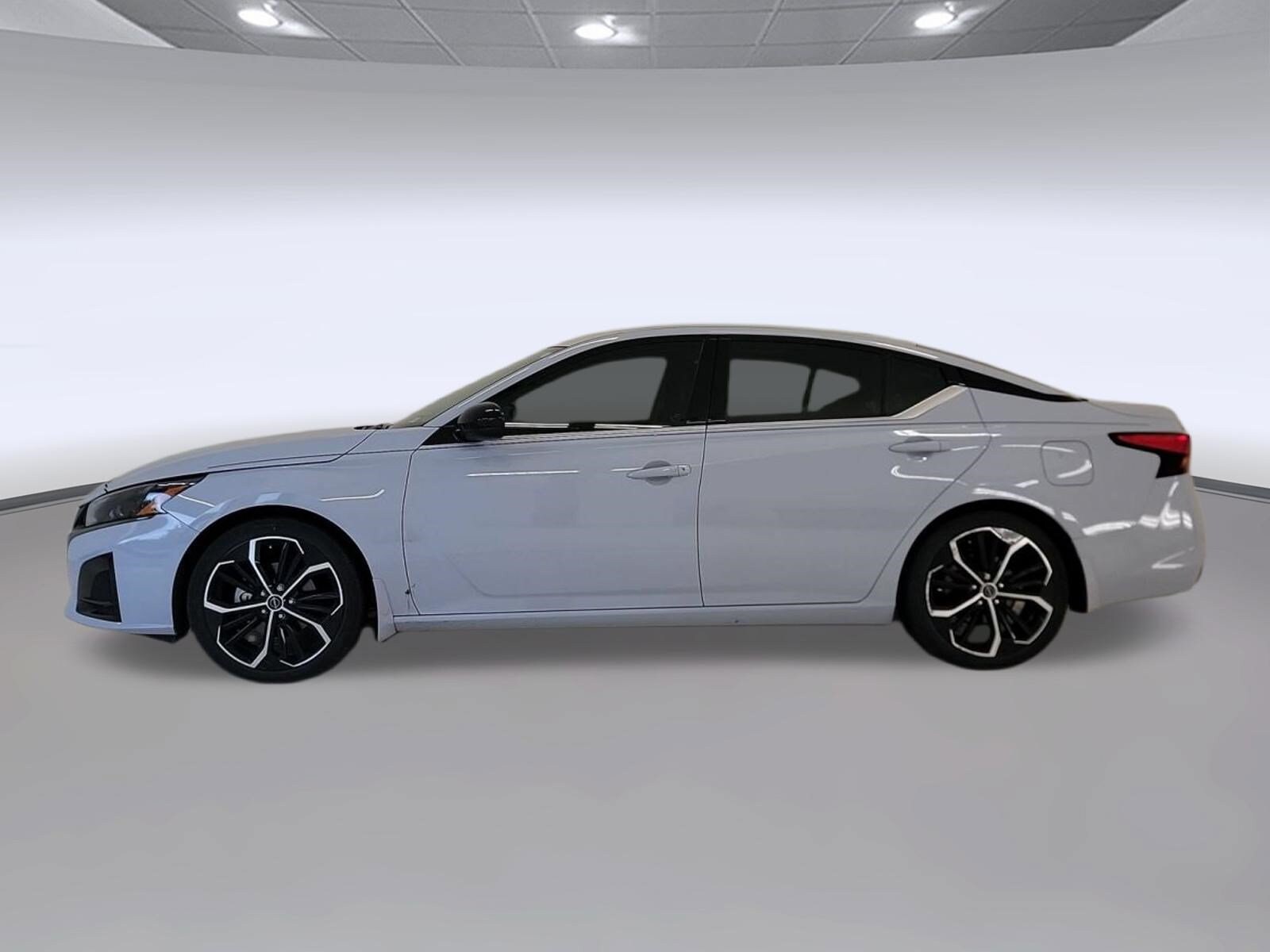 Altima 2.5 SR Sedan