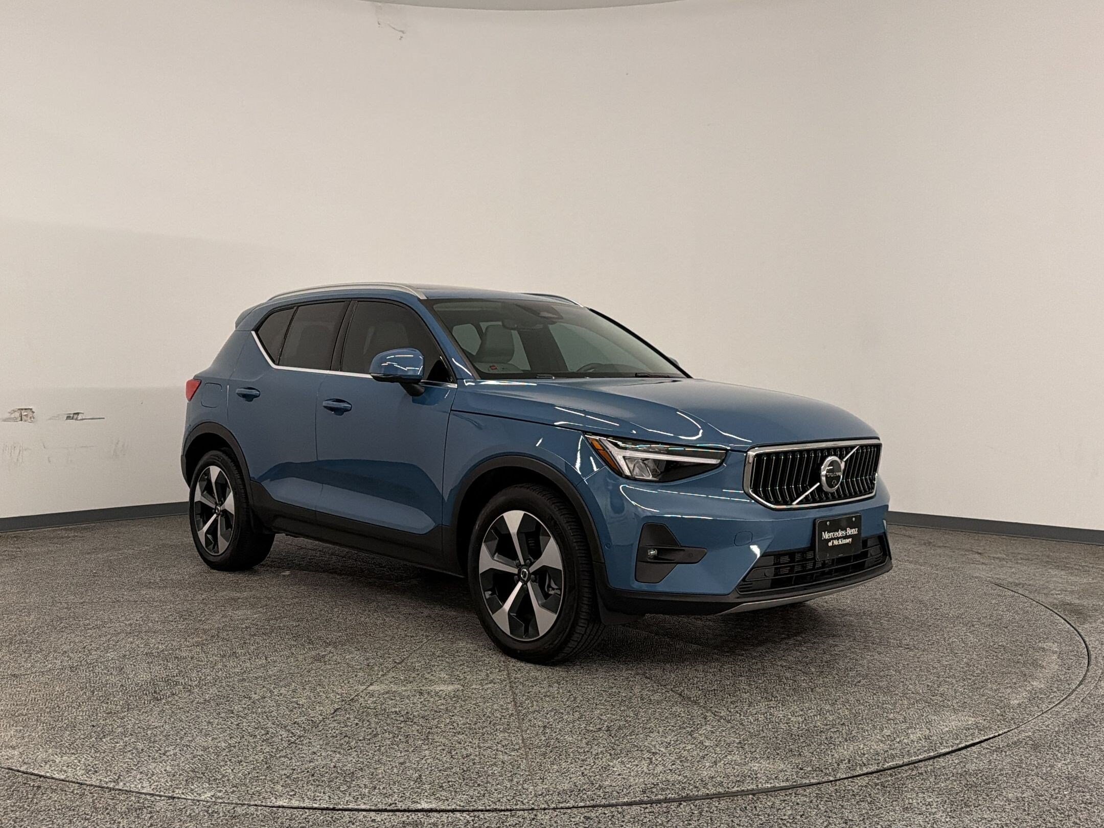 XC40 Plus Bright Theme SUV