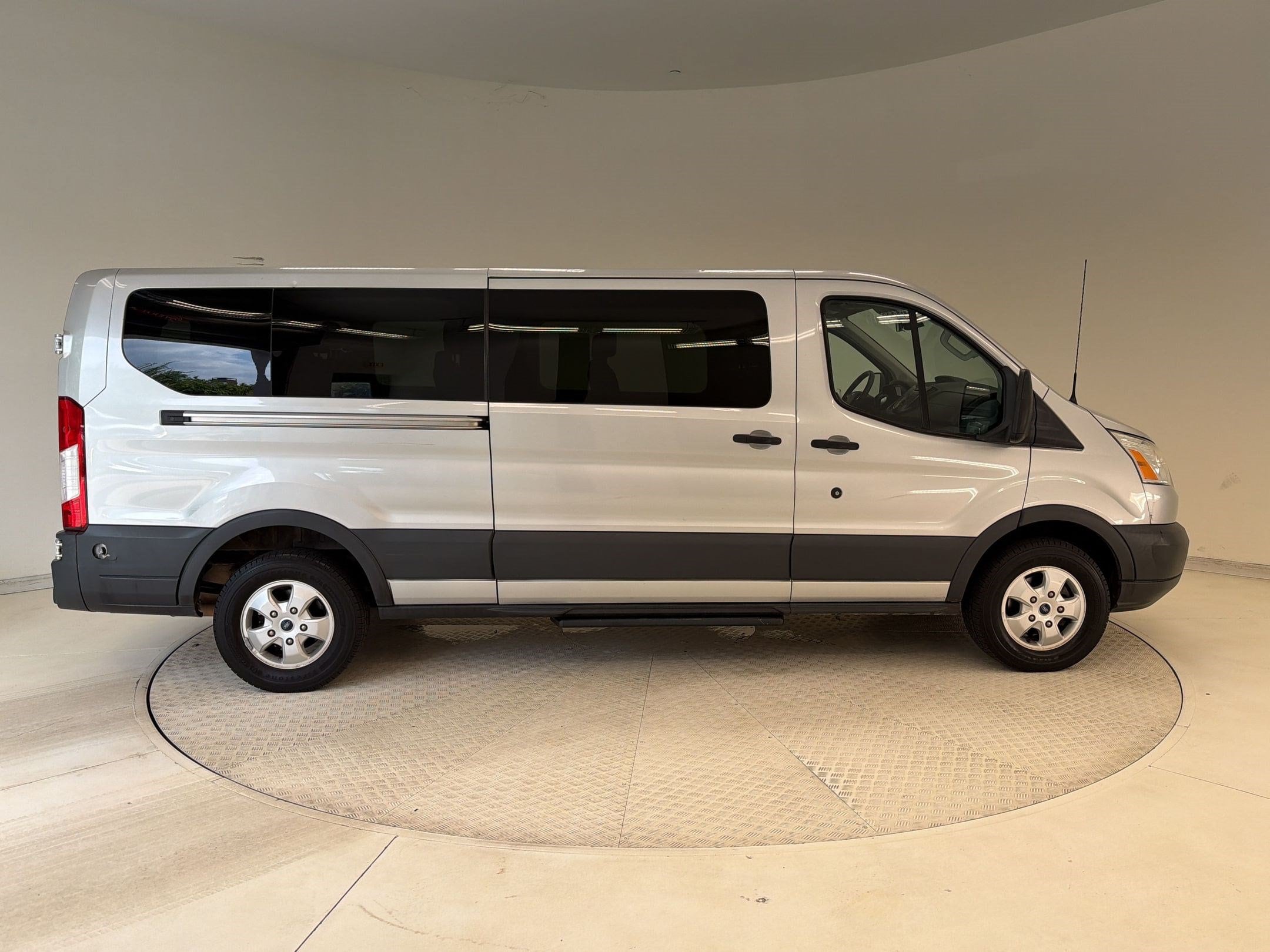 Transit-350 XLT