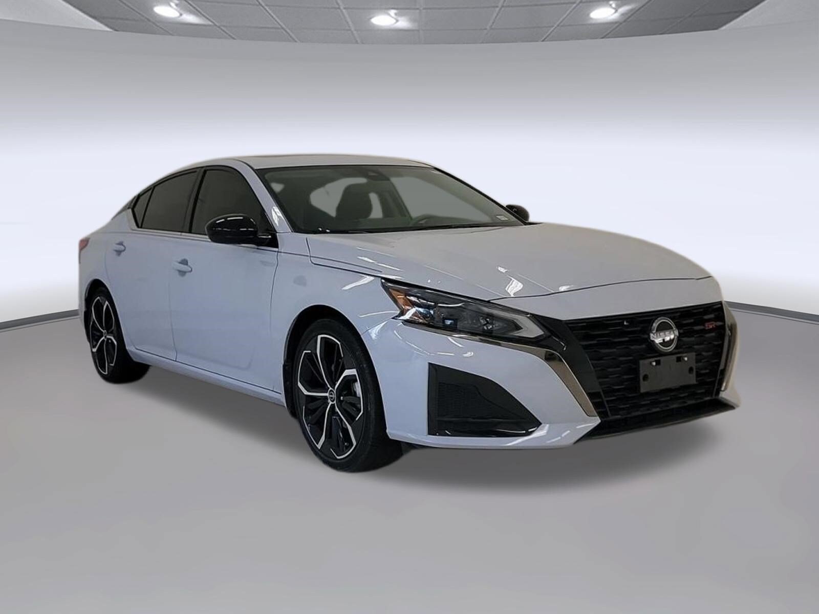Altima 2.5 SR Sedan