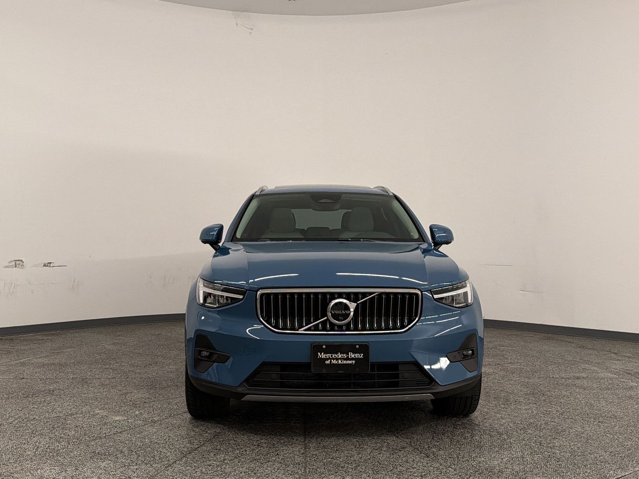 XC40 Plus Bright Theme SUV
