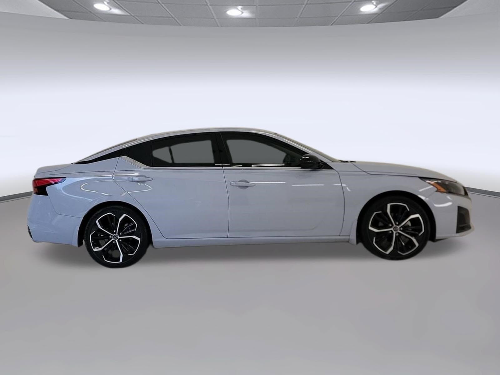 Altima 2.5 SR Sedan