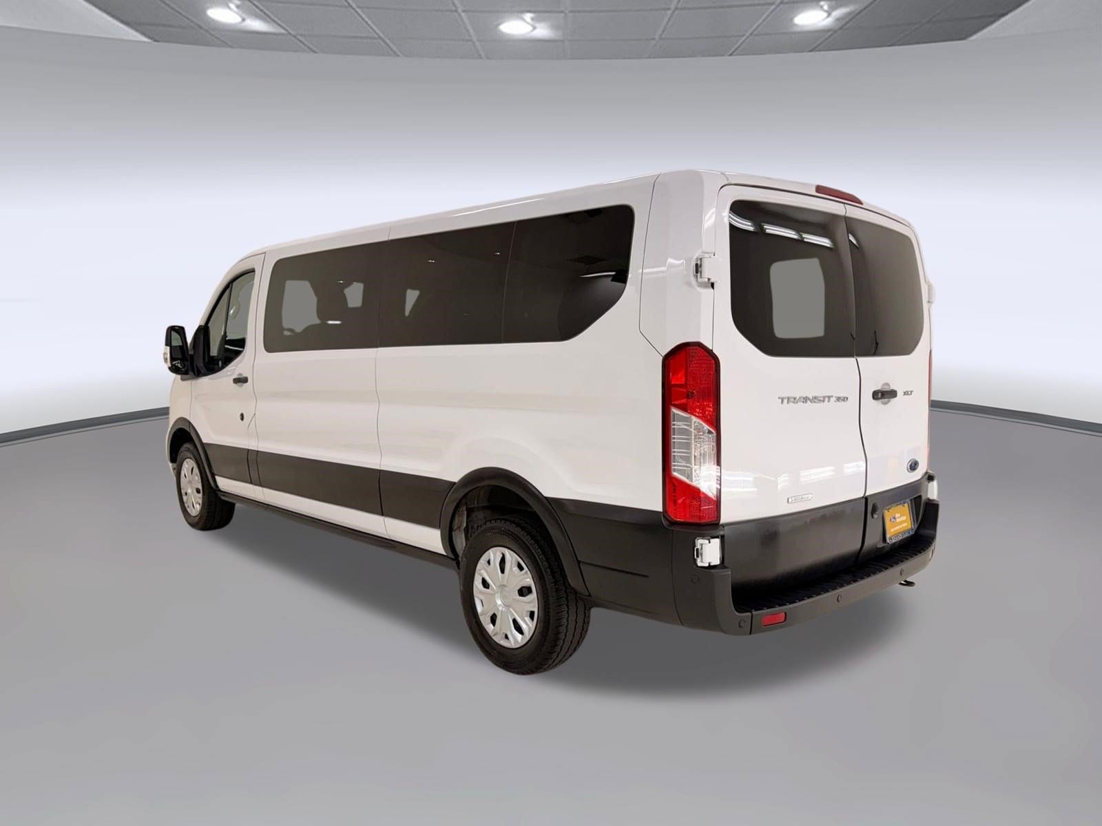 Transit-350 Passenger XLT Wagon Low Roof Van