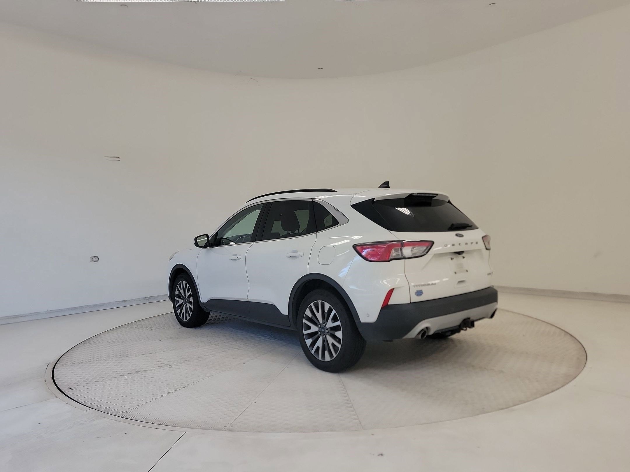 Escape Titanium SUV