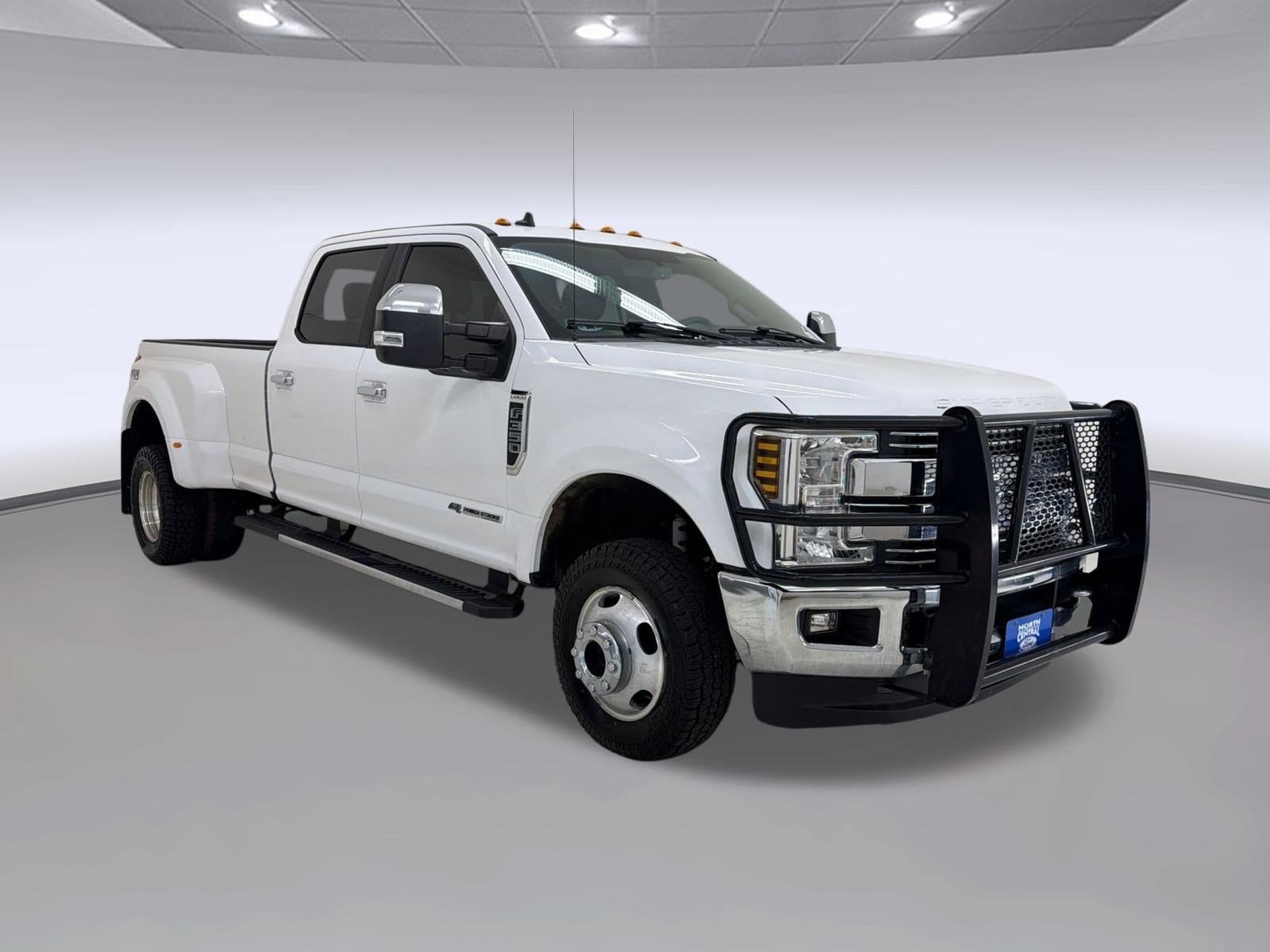 F-350 LARIAT Truck Crew Cab