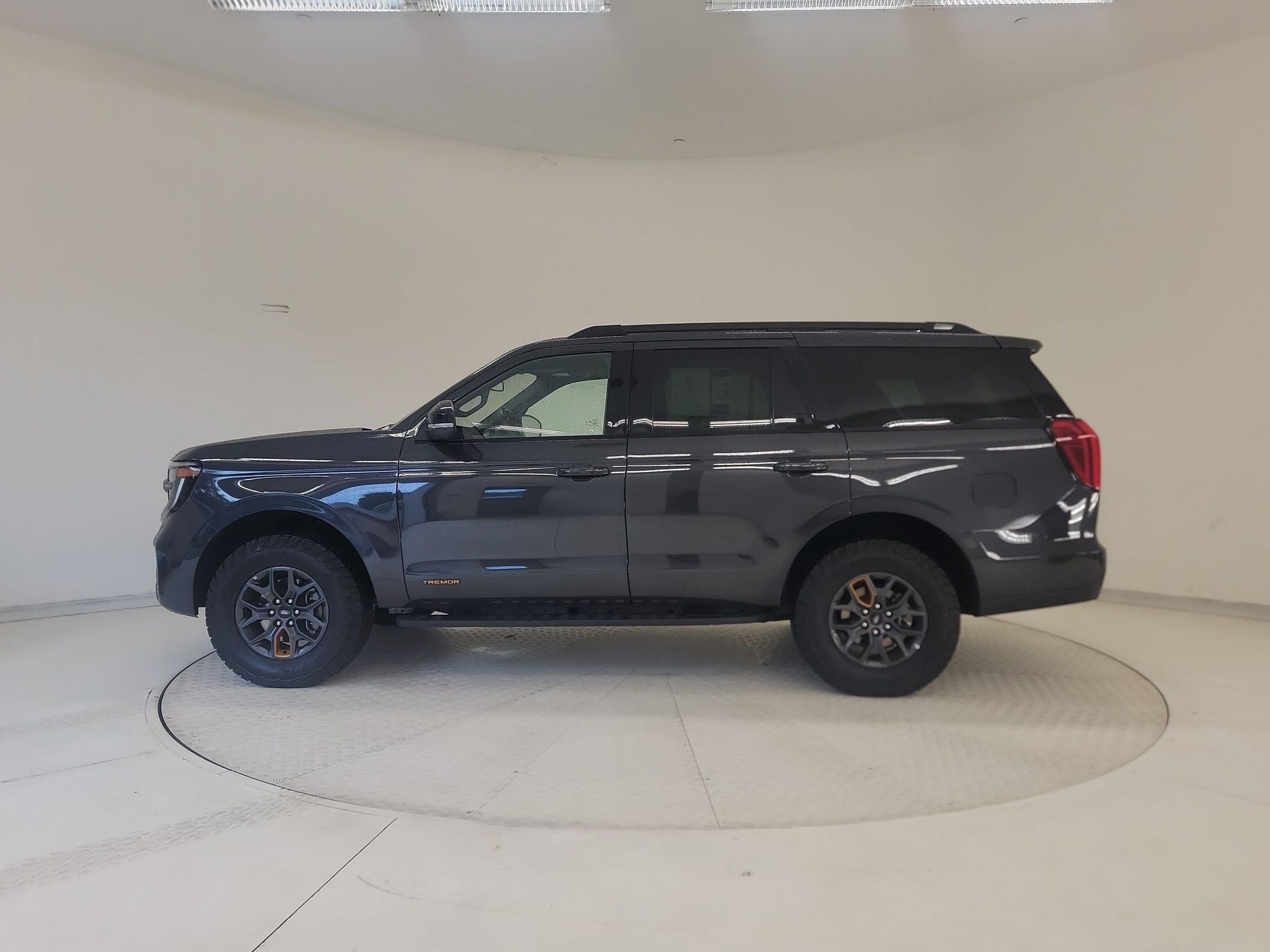 Expedition Tremor SUV