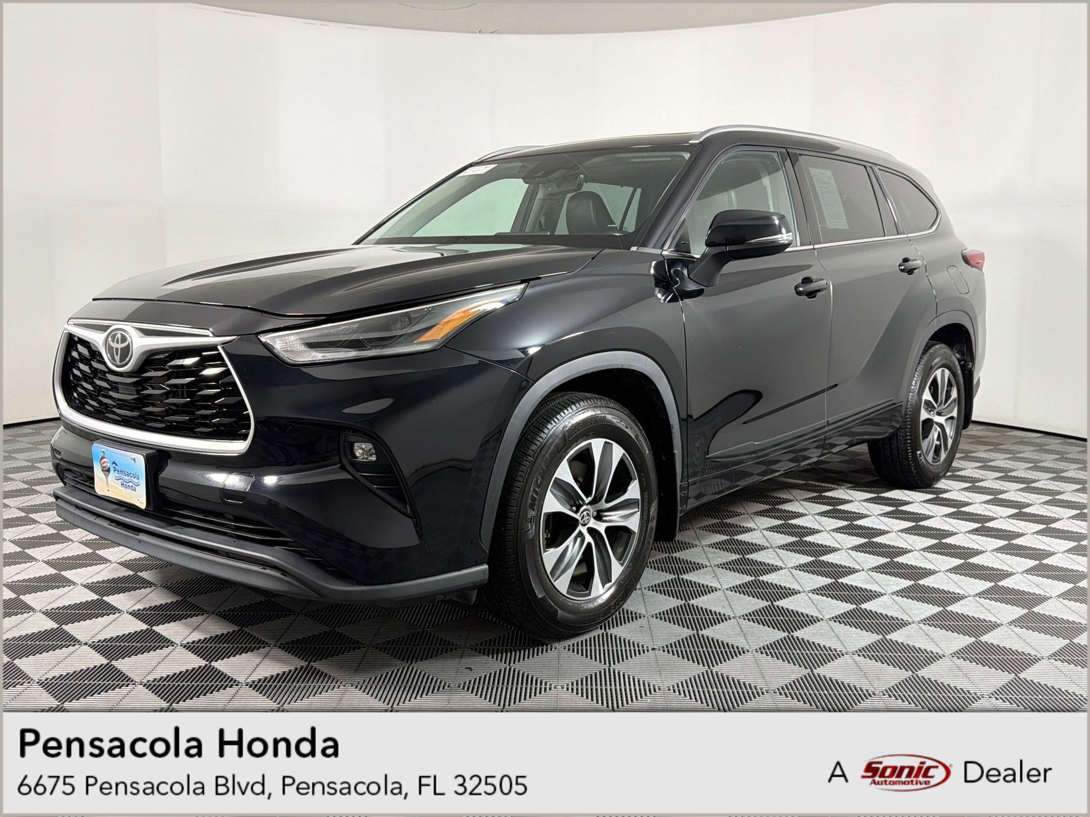 2021 Toyota Highlander XLE 4x4 V6's photo