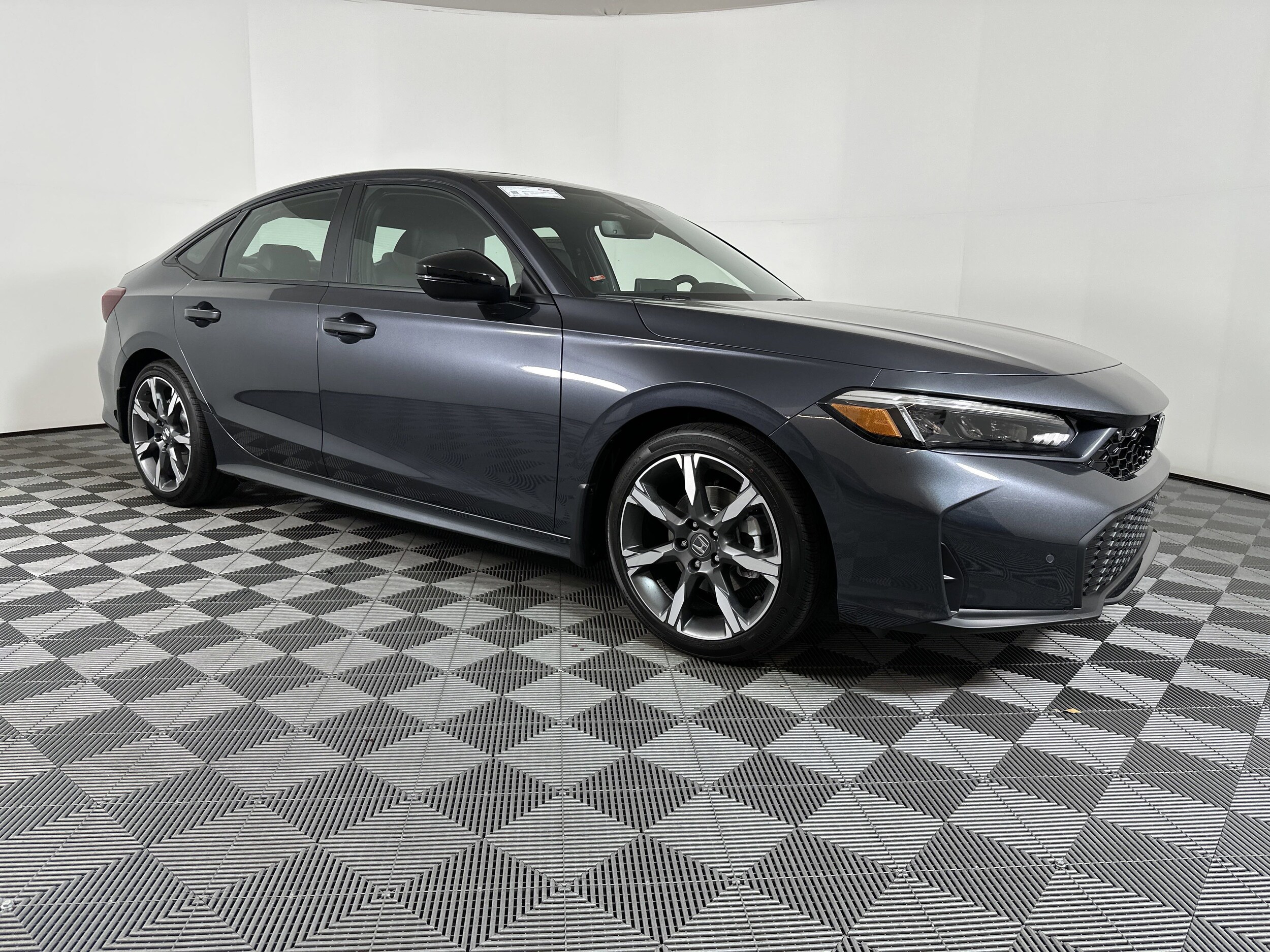 2025 Honda Civic Hybrid Sport Touring photo 2
