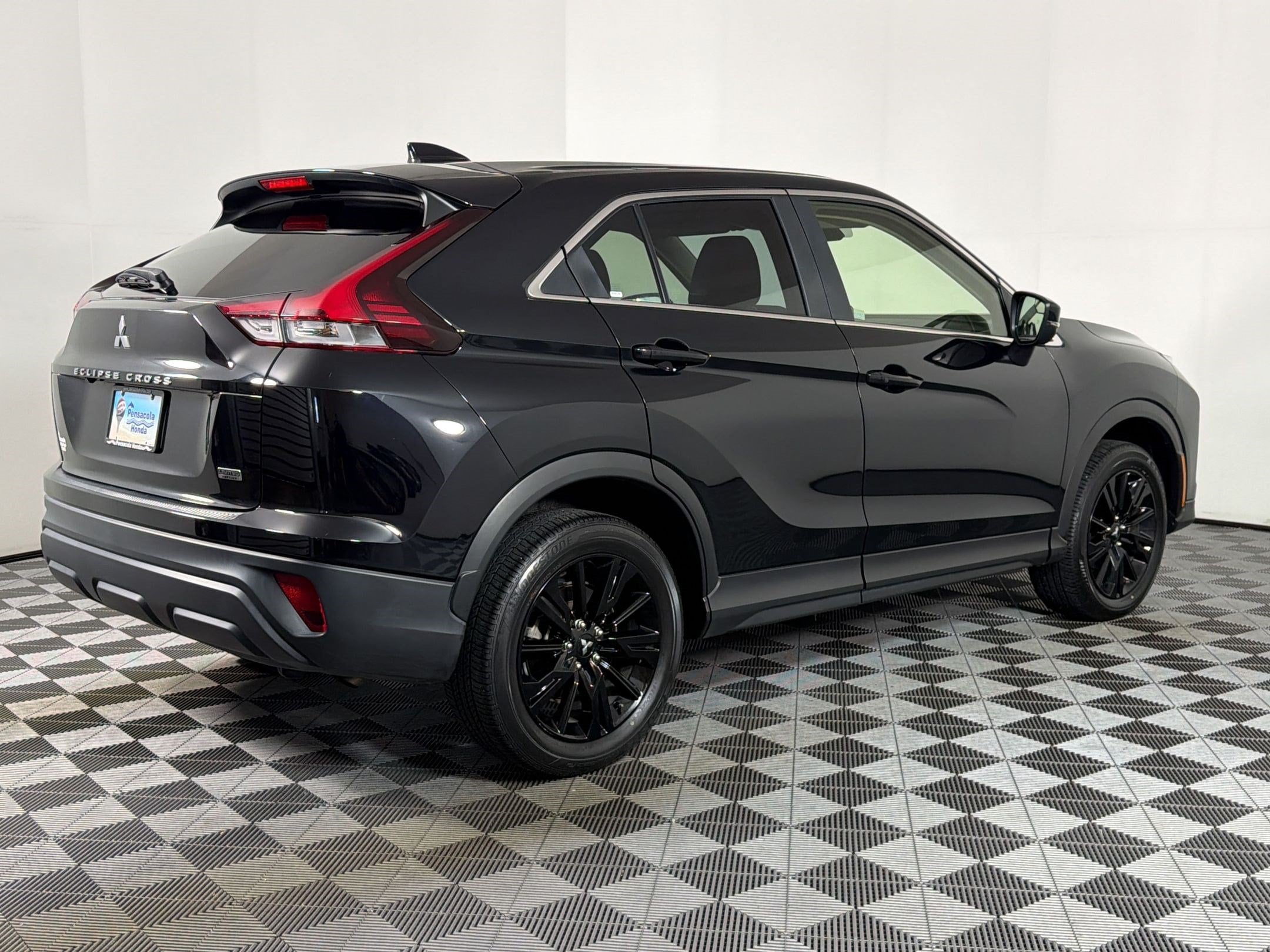 Eclipse Cross LE SUV