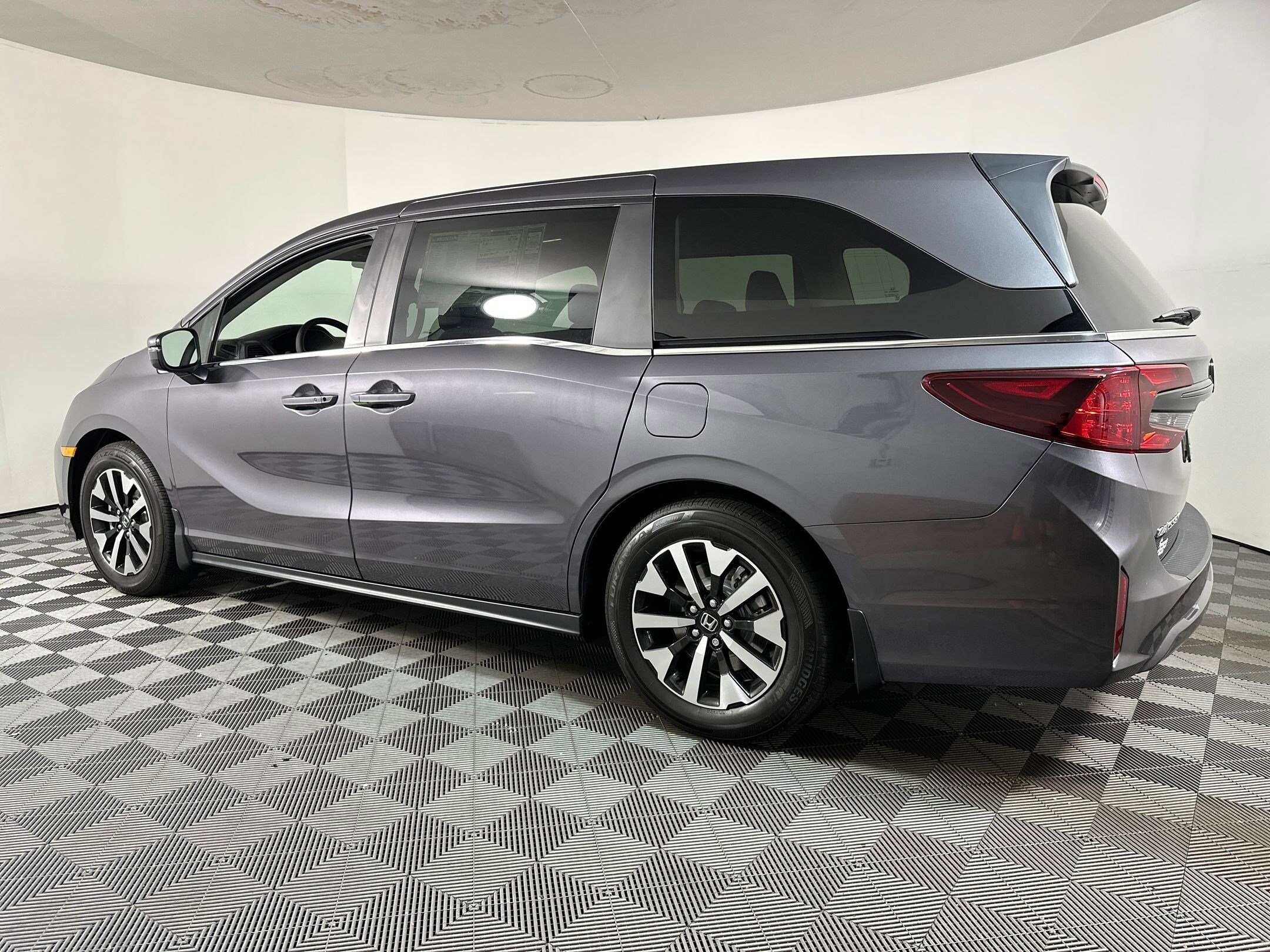 2026 Honda Odyssey EX-L photo 2