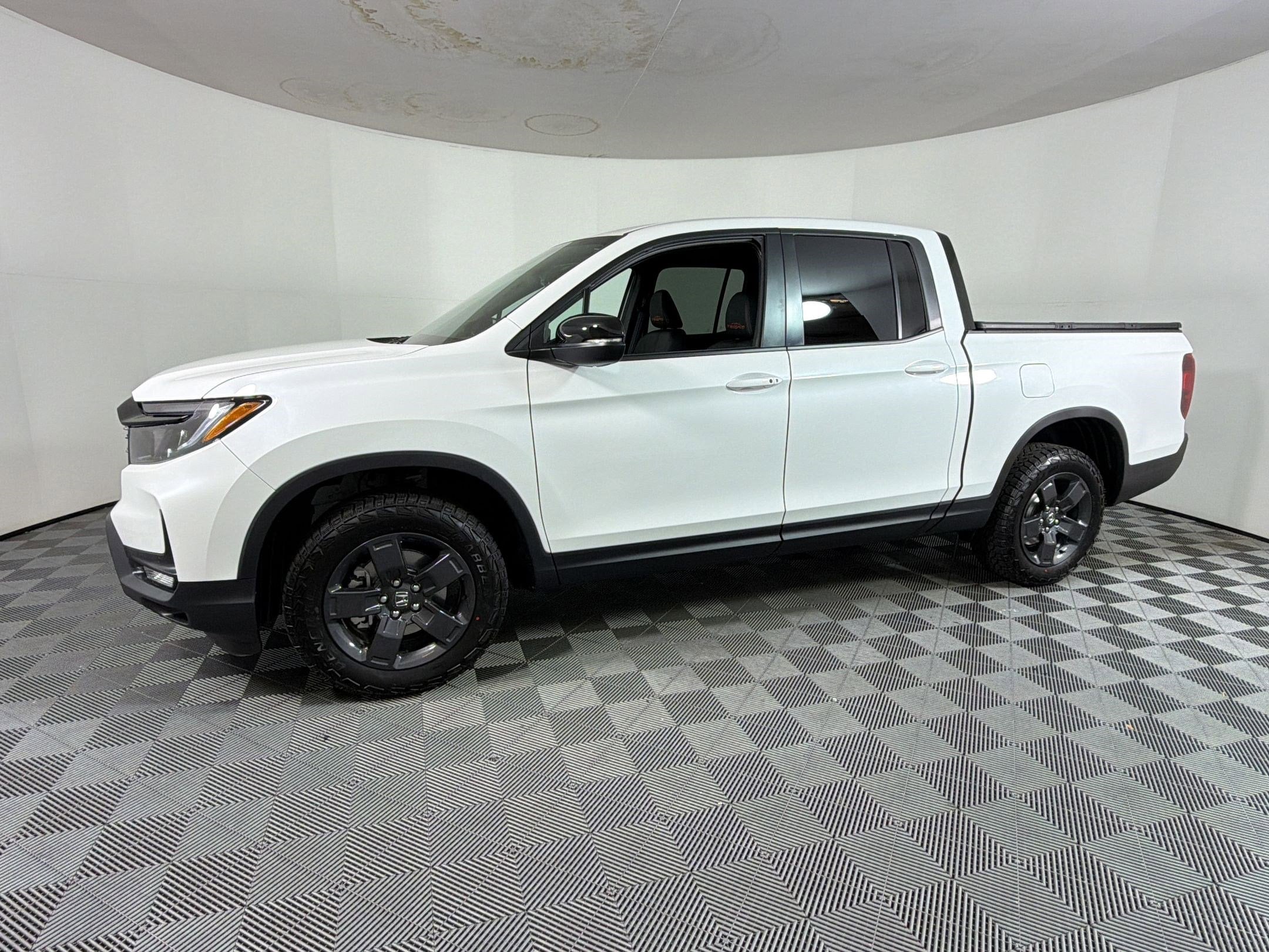 2026 Honda Ridgeline TrailSport - Photo 2