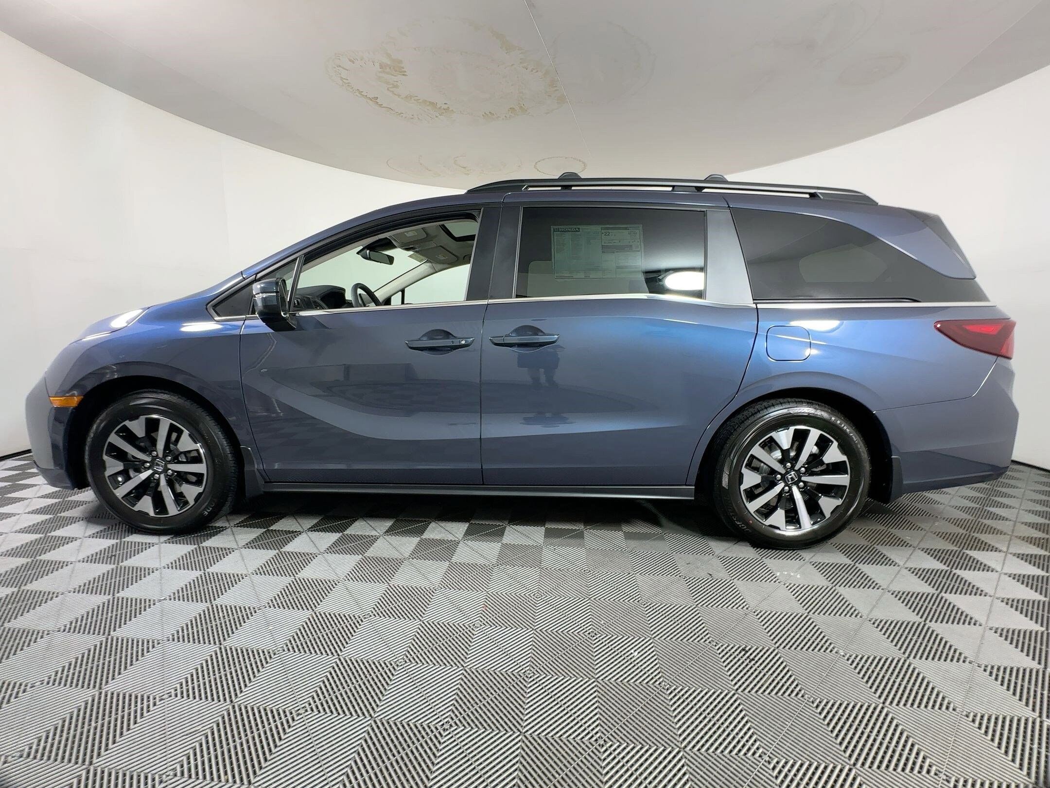 2026 Honda Odyssey EX-L photo 2