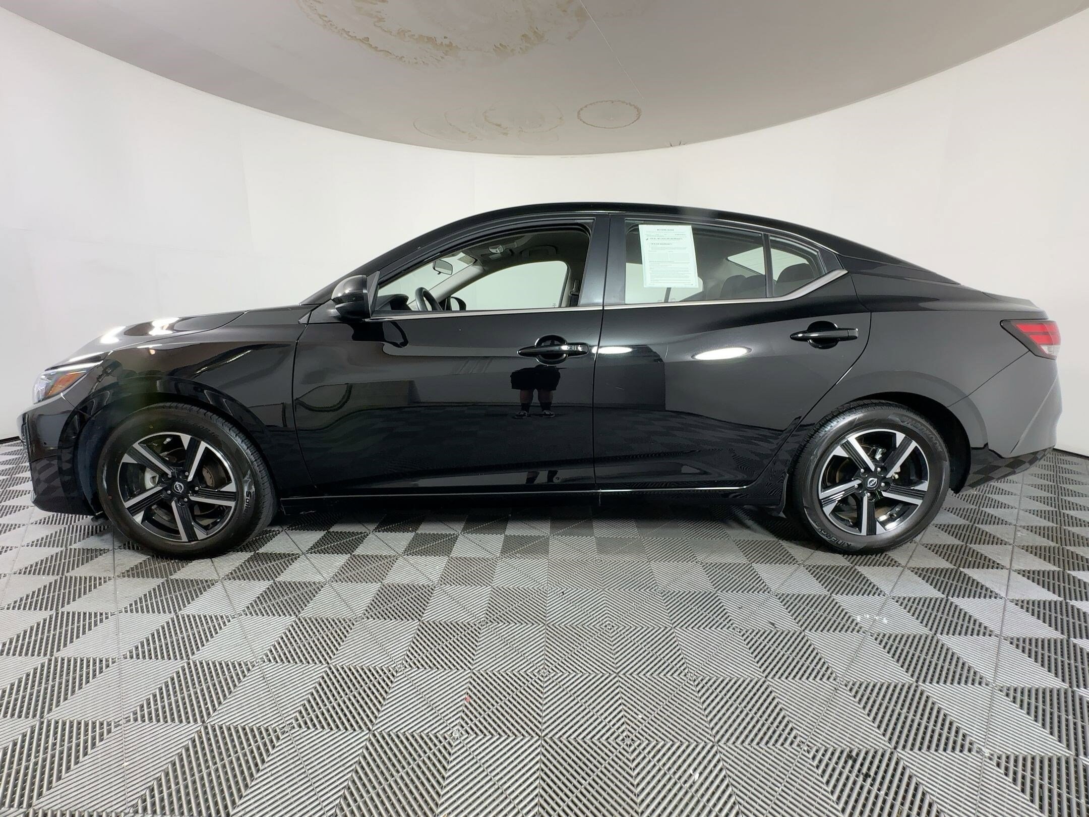 2024 Nissan Sentra SV photo 2