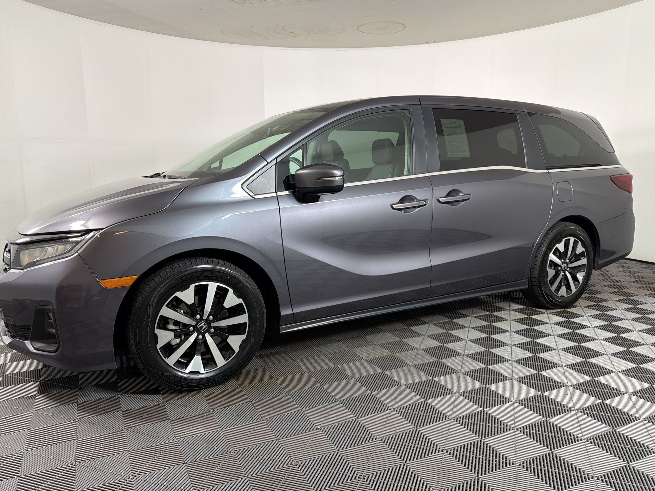 2025 Honda Odyssey EX-L - Photo 25