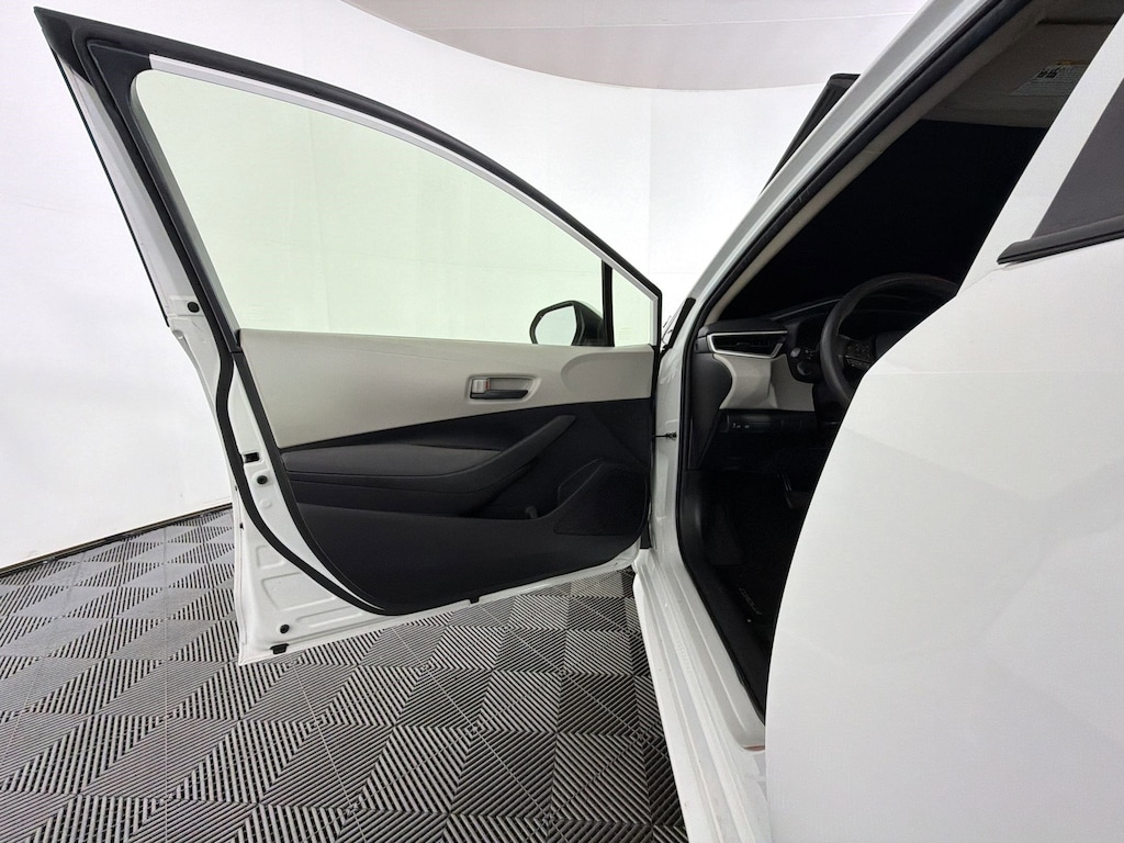 Used 2022 Toyota Corolla LE Sedan