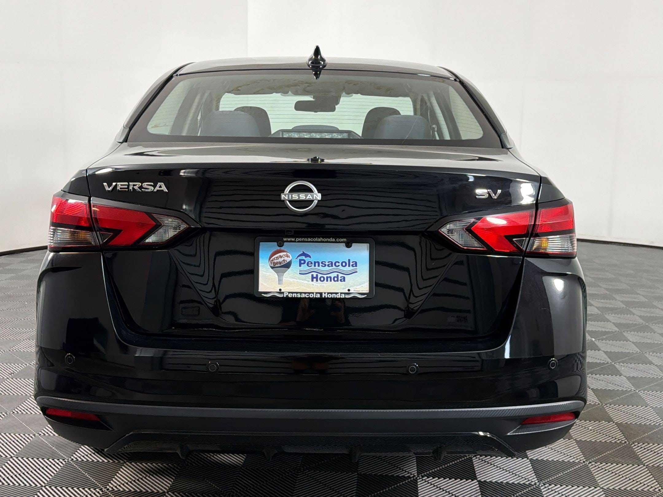 Versa SV Sedan