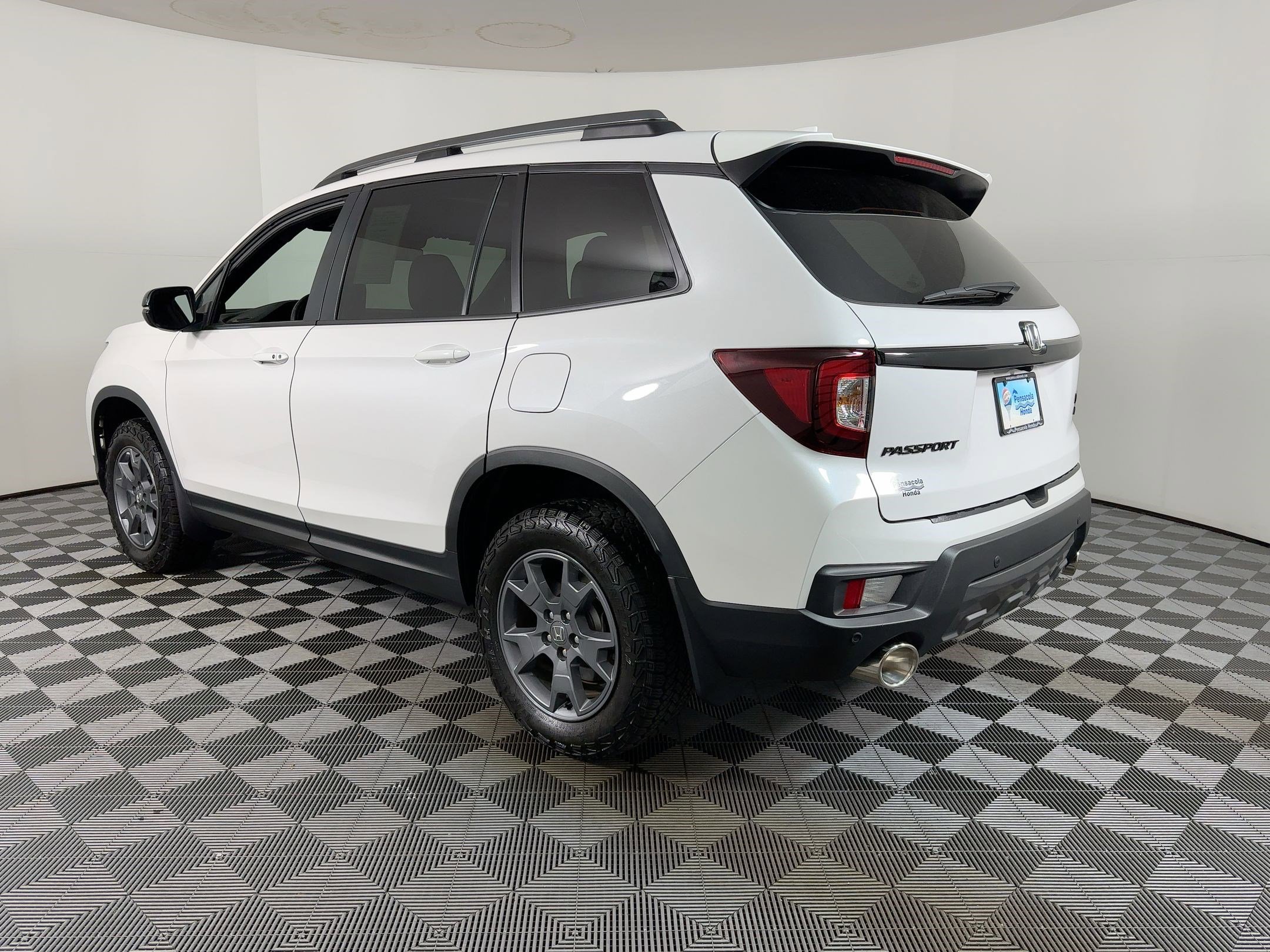 2025 Honda Passport TrailSport photo 2