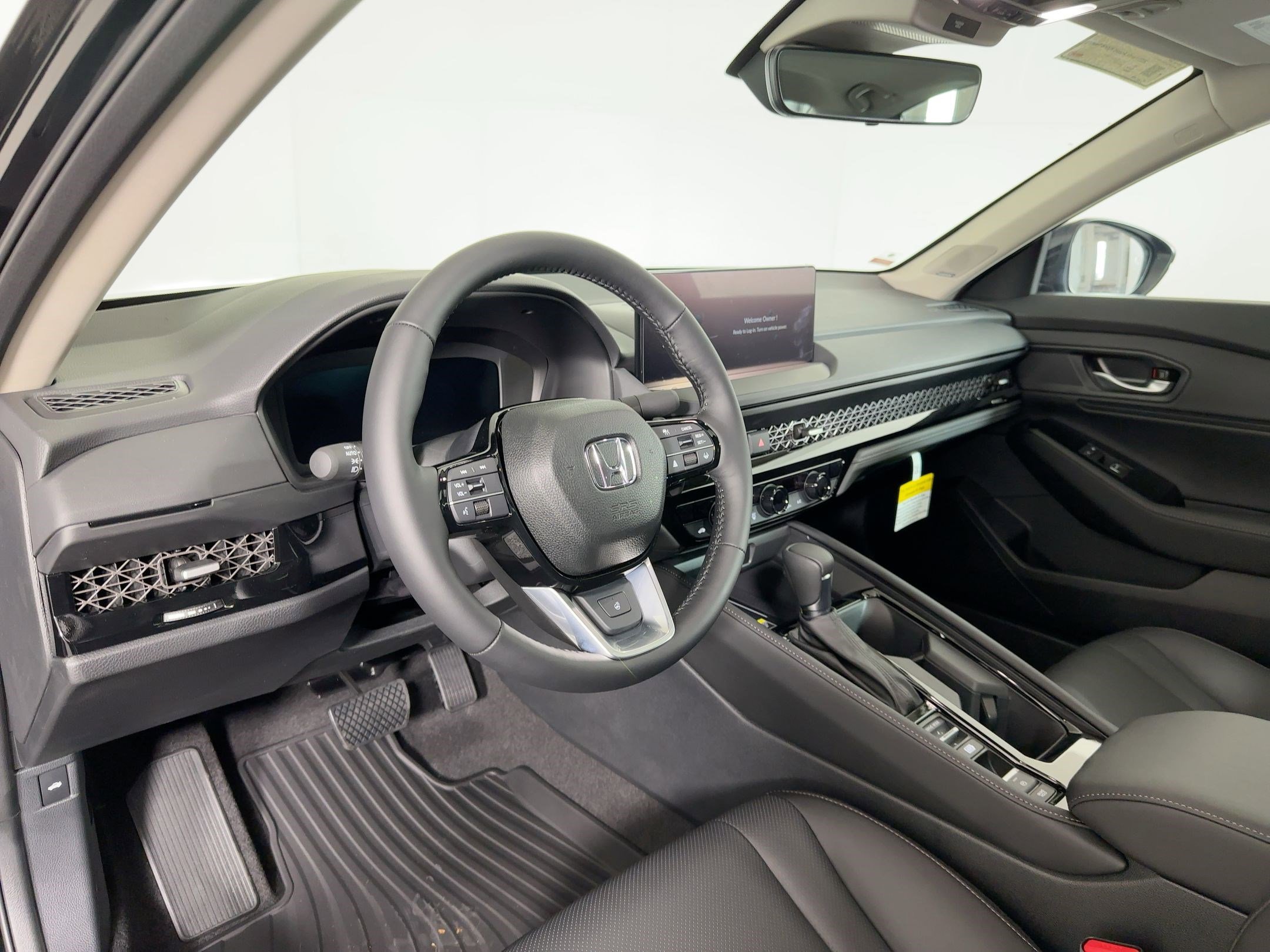 2025 Honda Accord Hybrid Touring photo 4