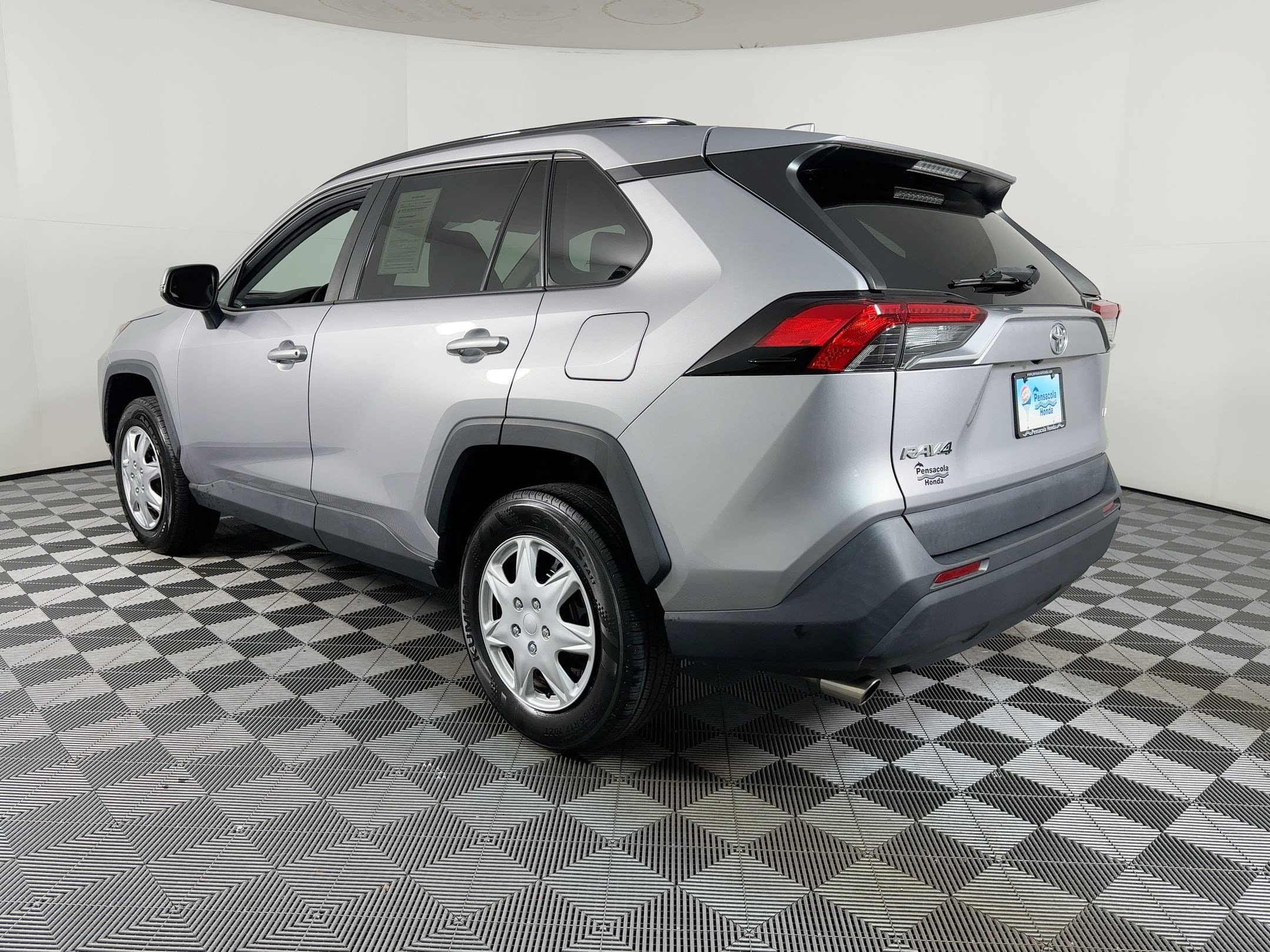 Used 2021 Toyota RAV4 LE with VIN 2T3K1RFV3MC156579 for sale in Northfield, Minnesota