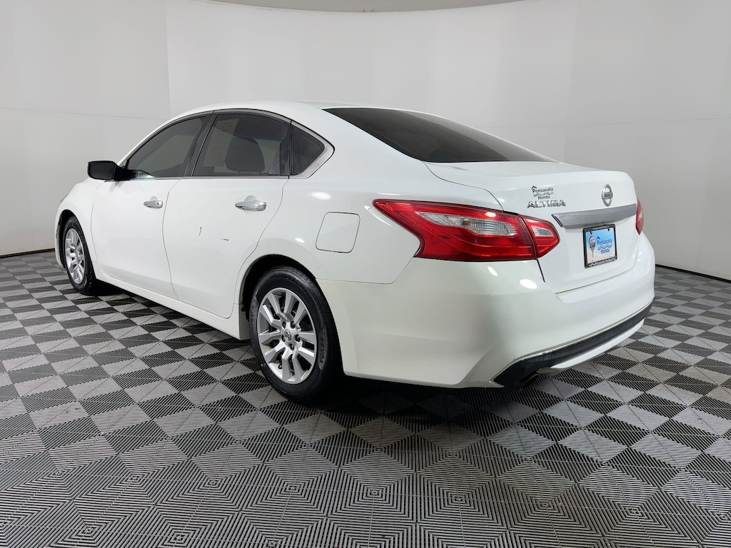 Used 2016 Nissan Altima 2.5 Sedan
